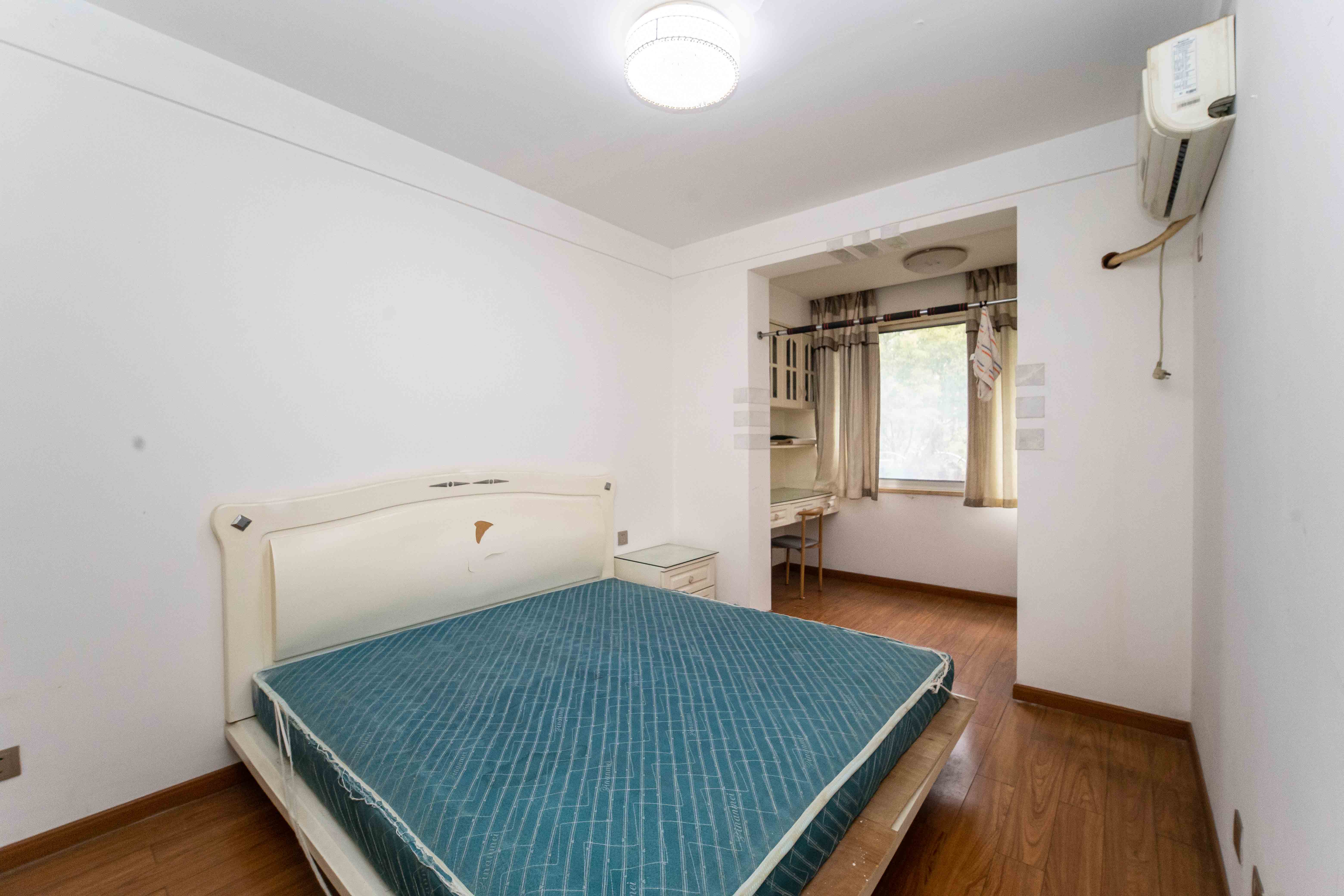 新世纪家园 2室1厅1卫 62.0万 新世纪家园 2室1厅1卫 62.0万卧室