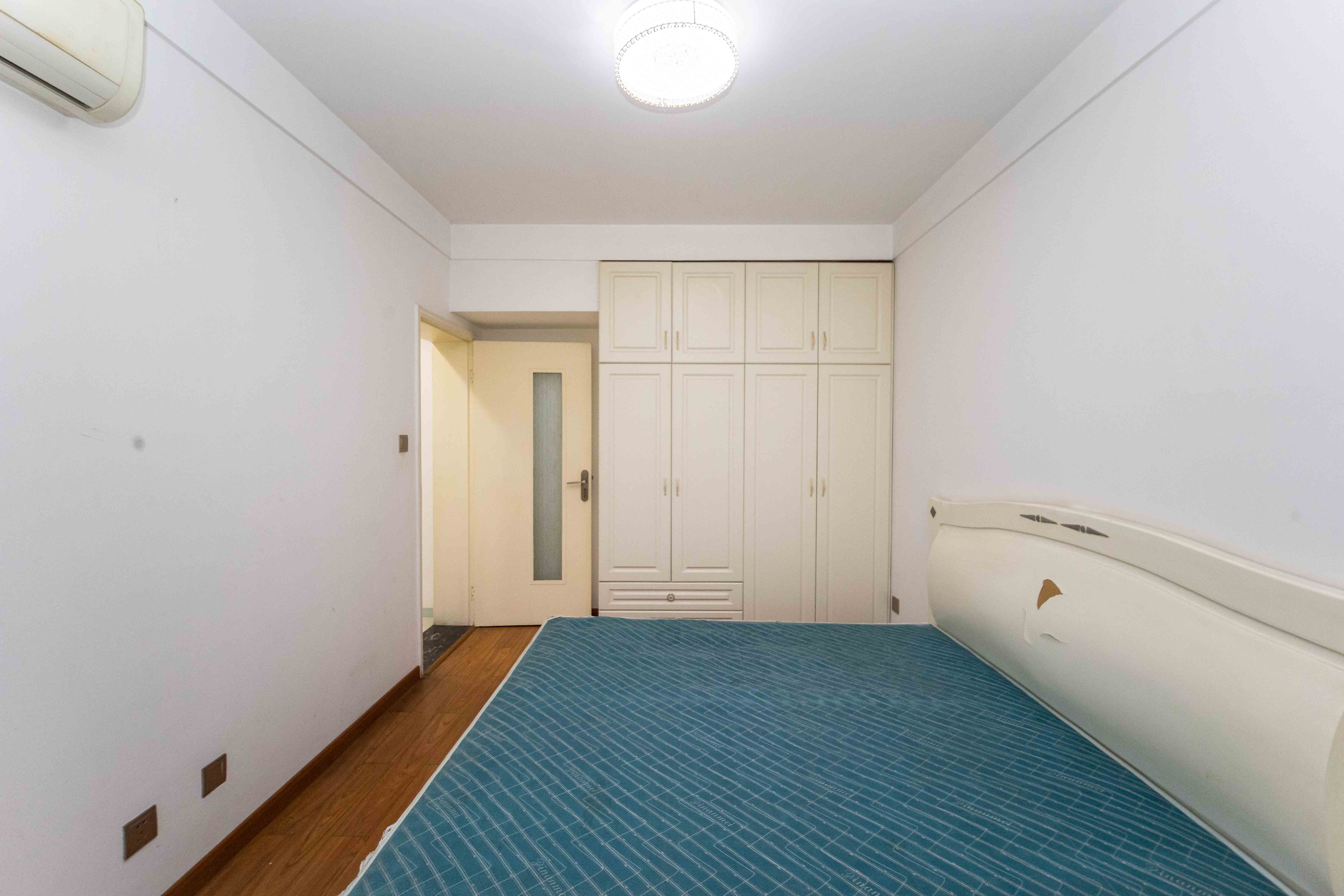 新世纪家园 2室1厅1卫 62.0万 新世纪家园 2室1厅1卫 62.0万卧室