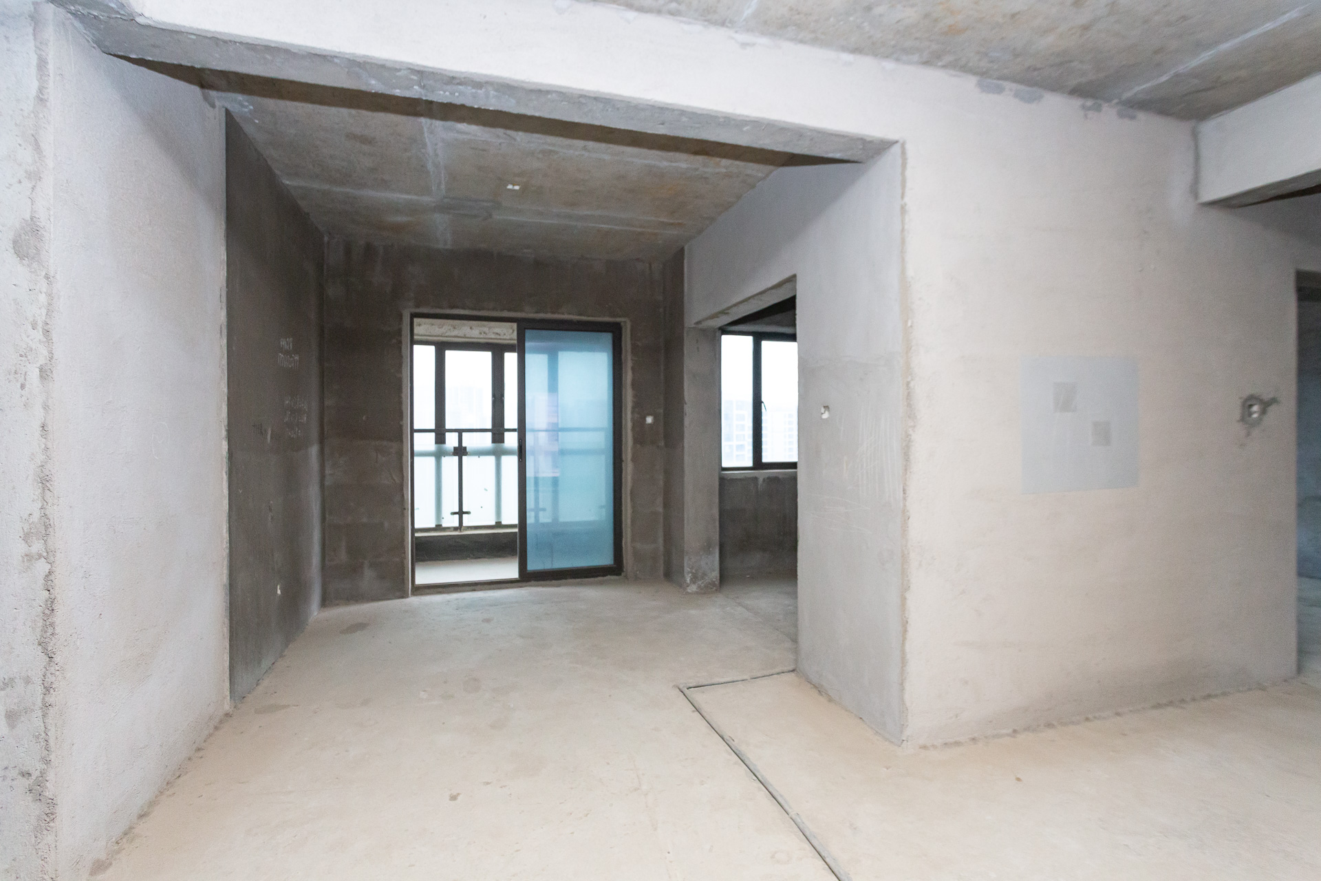 润和滨江府  4室2厅2卫    123.0万 润和滨江府  4室2厅2卫    123.0万客厅