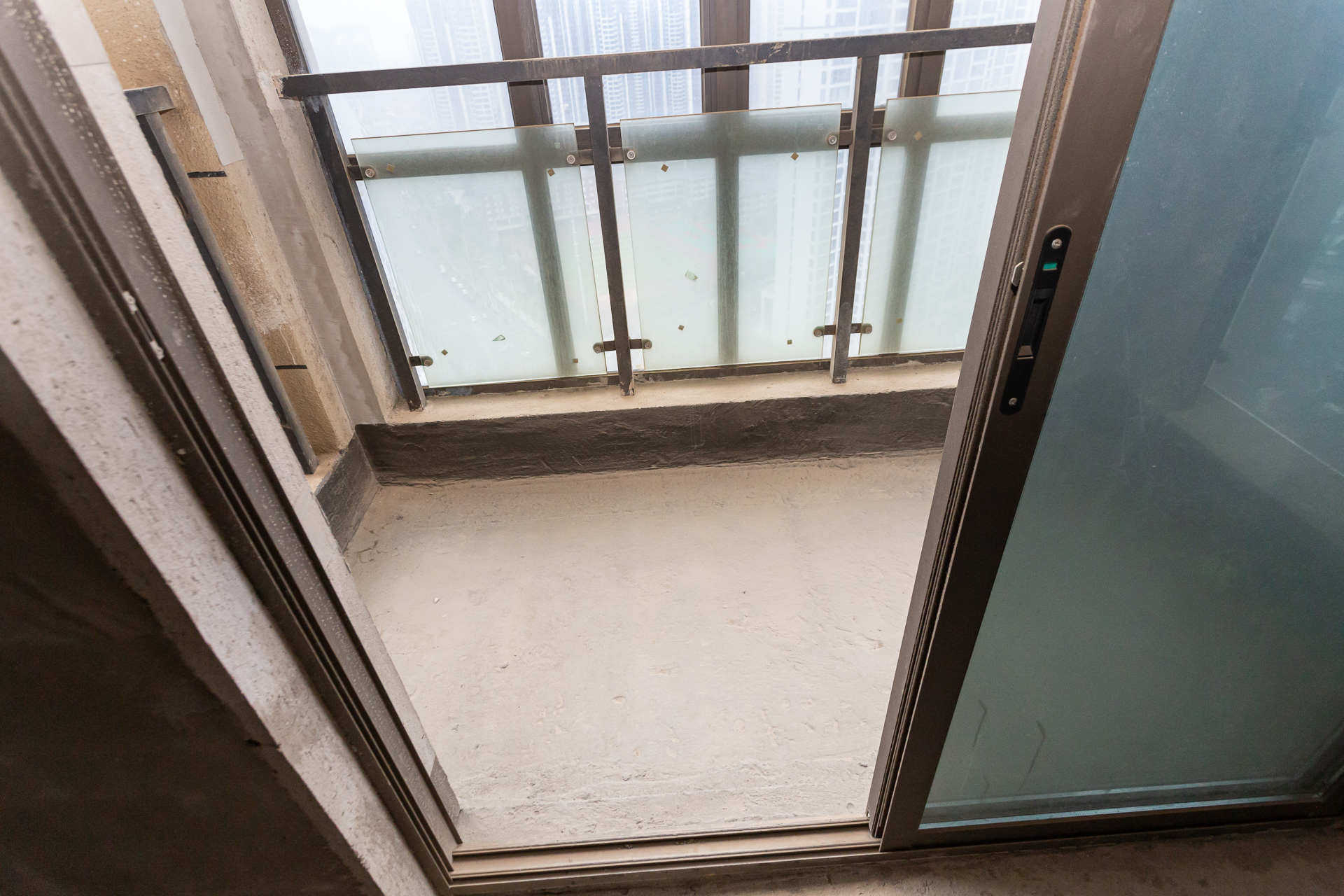 润和滨江府  4室2厅2卫    123.0万 润和滨江府  4室2厅2卫    123.0万阳台