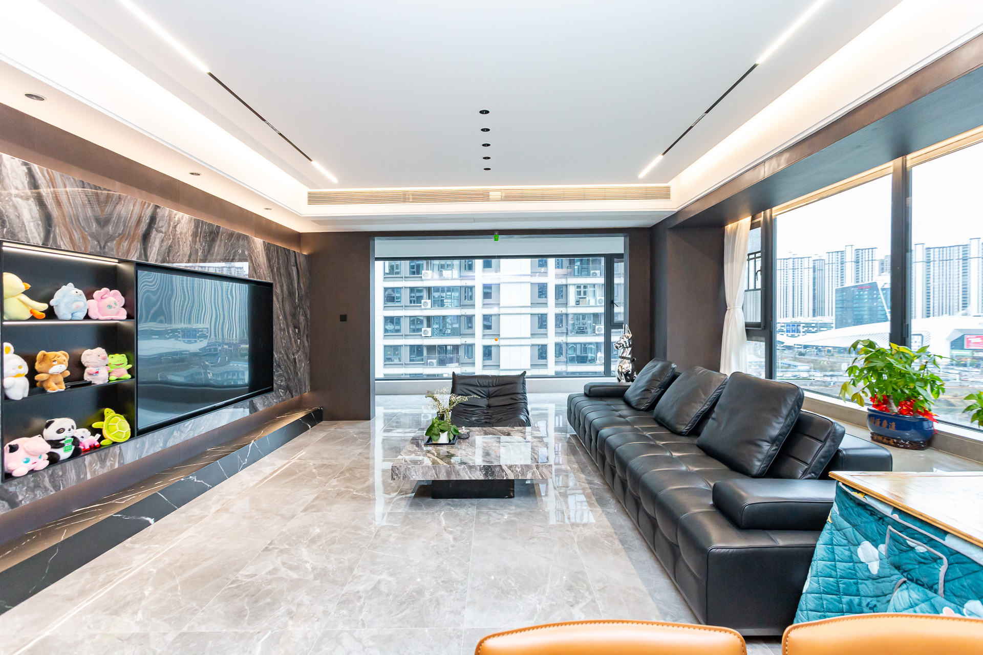 越秀湘江星汇城三期  4室2厅2卫    260.0万 越秀湘江星汇城三期  4室2厅2卫    260.0万客厅