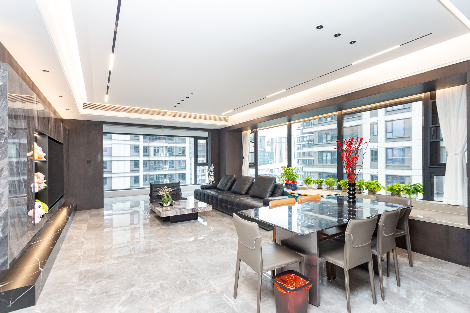 越秀湘江星汇城三期  4室2厅2卫    260.0万 越秀湘江星汇城三期  4室2厅2卫    260.0万客厅