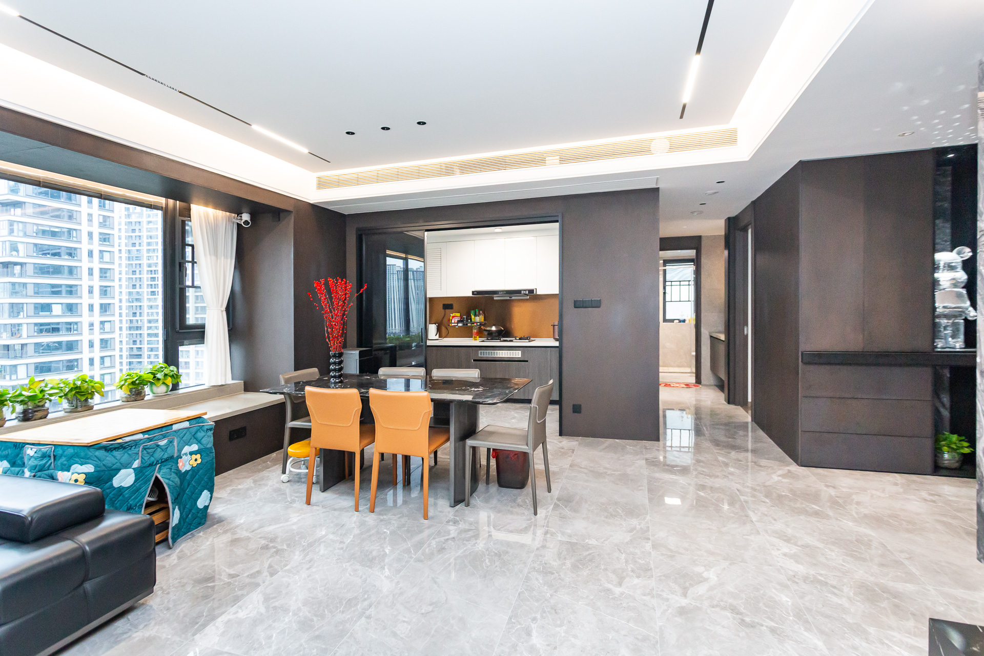 越秀湘江星汇城三期  4室2厅2卫    260.0万 越秀湘江星汇城三期  4室2厅2卫    260.0万客厅