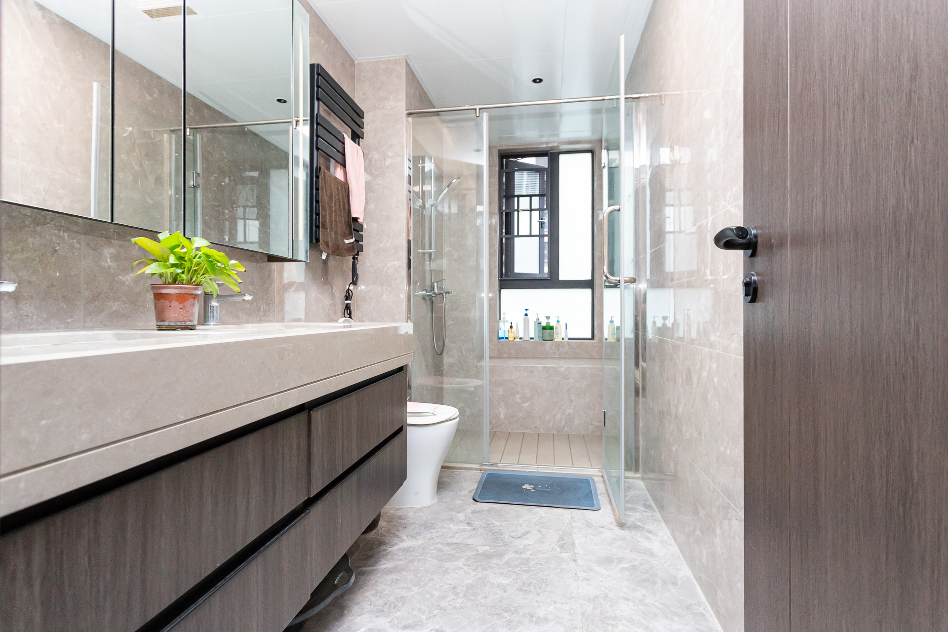 越秀湘江星汇城三期  4室2厅2卫    260.0万 越秀湘江星汇城三期  4室2厅2卫    260.0万卫生间