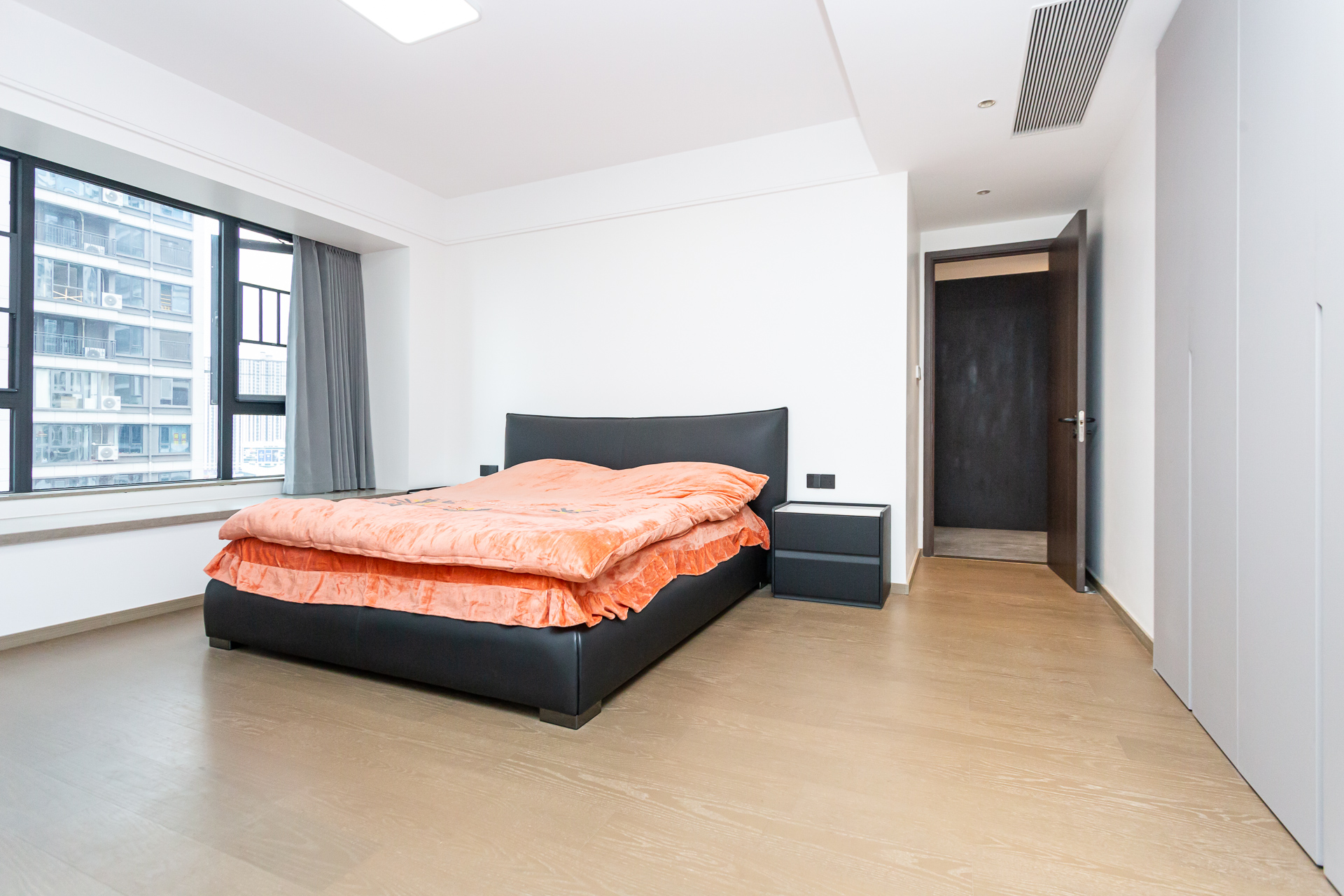 越秀湘江星汇城三期  4室2厅2卫    260.0万 越秀湘江星汇城三期  4室2厅2卫    260.0万卧室