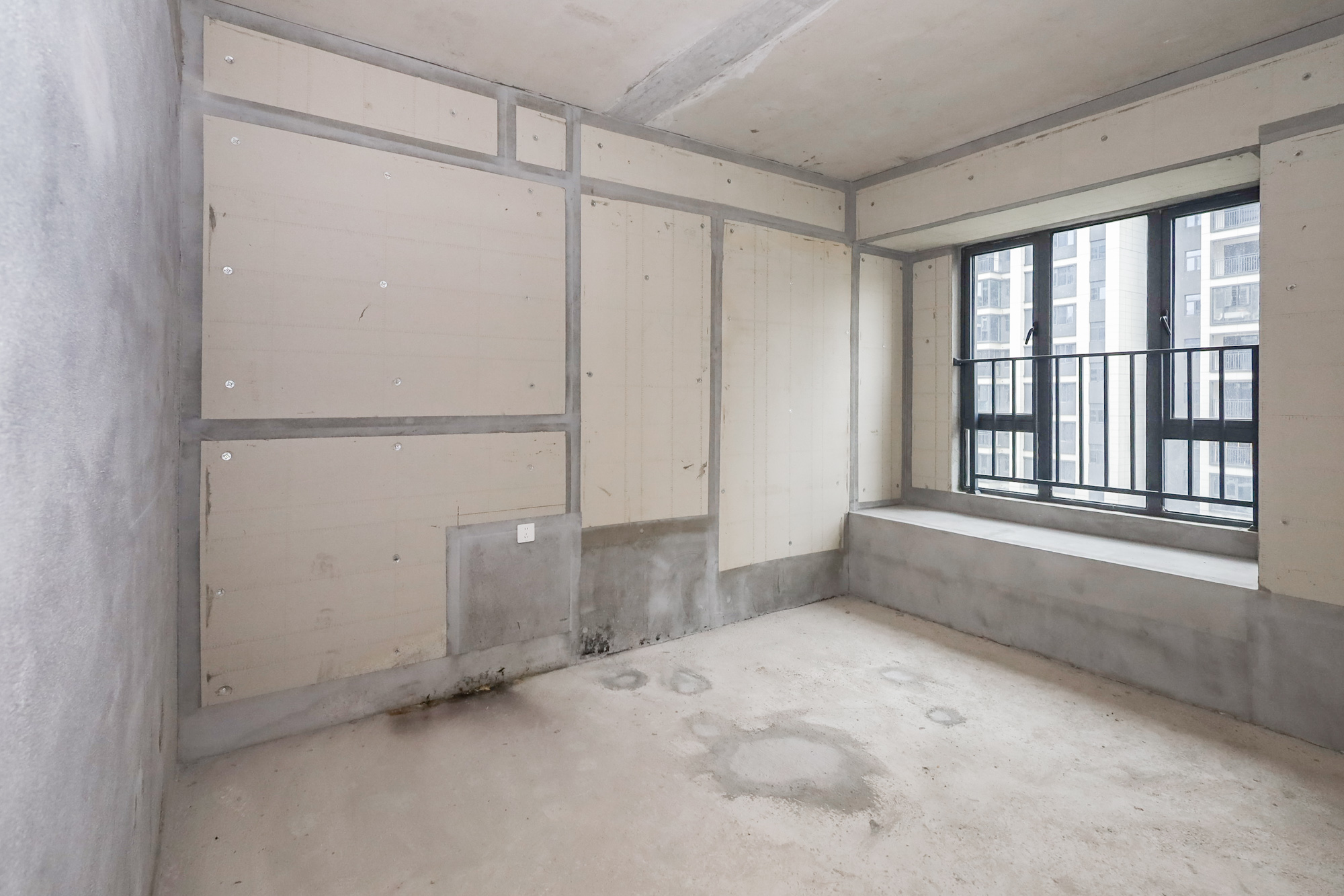 轨道中建麓江府  4室2厅2卫   228.00万卧室
