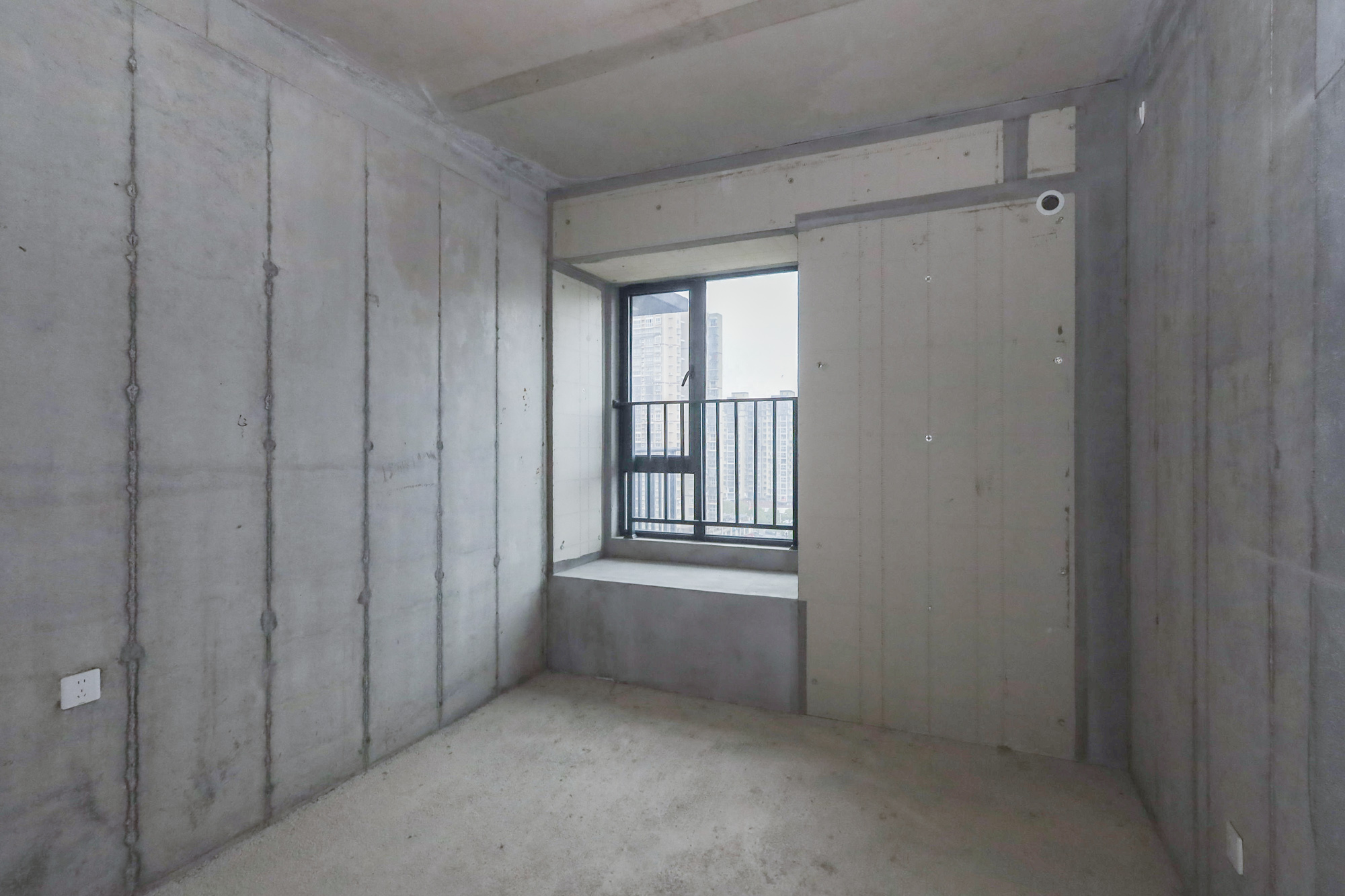 轨道中建麓江府  4室2厅2卫   228.00万卧室