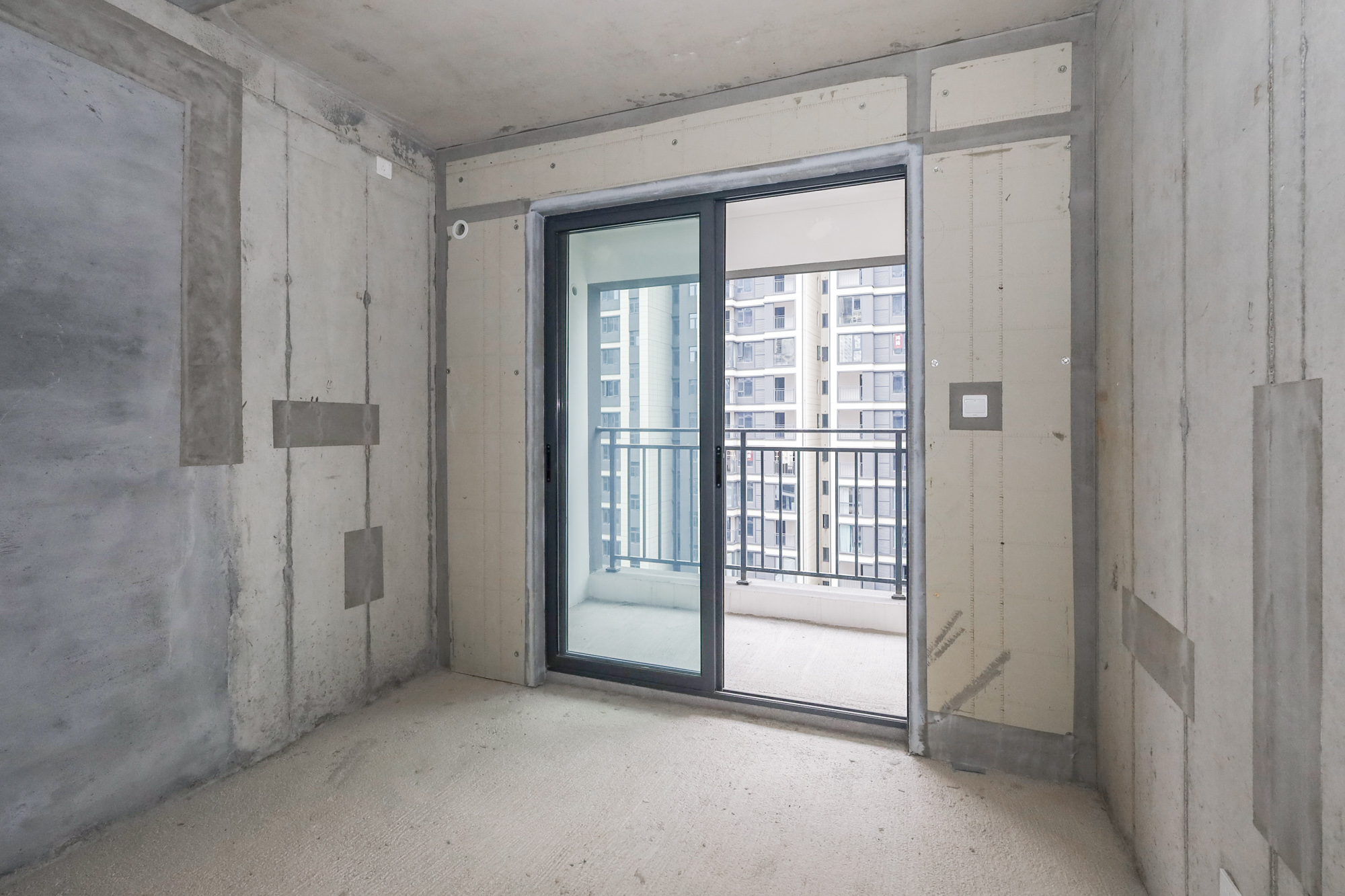 轨道中建麓江府  4室2厅2卫   228.00万卧室