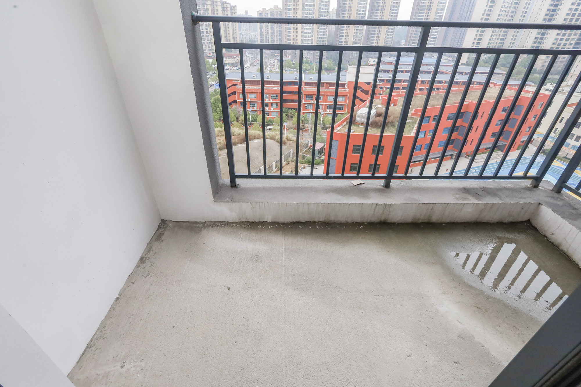 轨道中建麓江府  4室2厅2卫   228.00万阳台