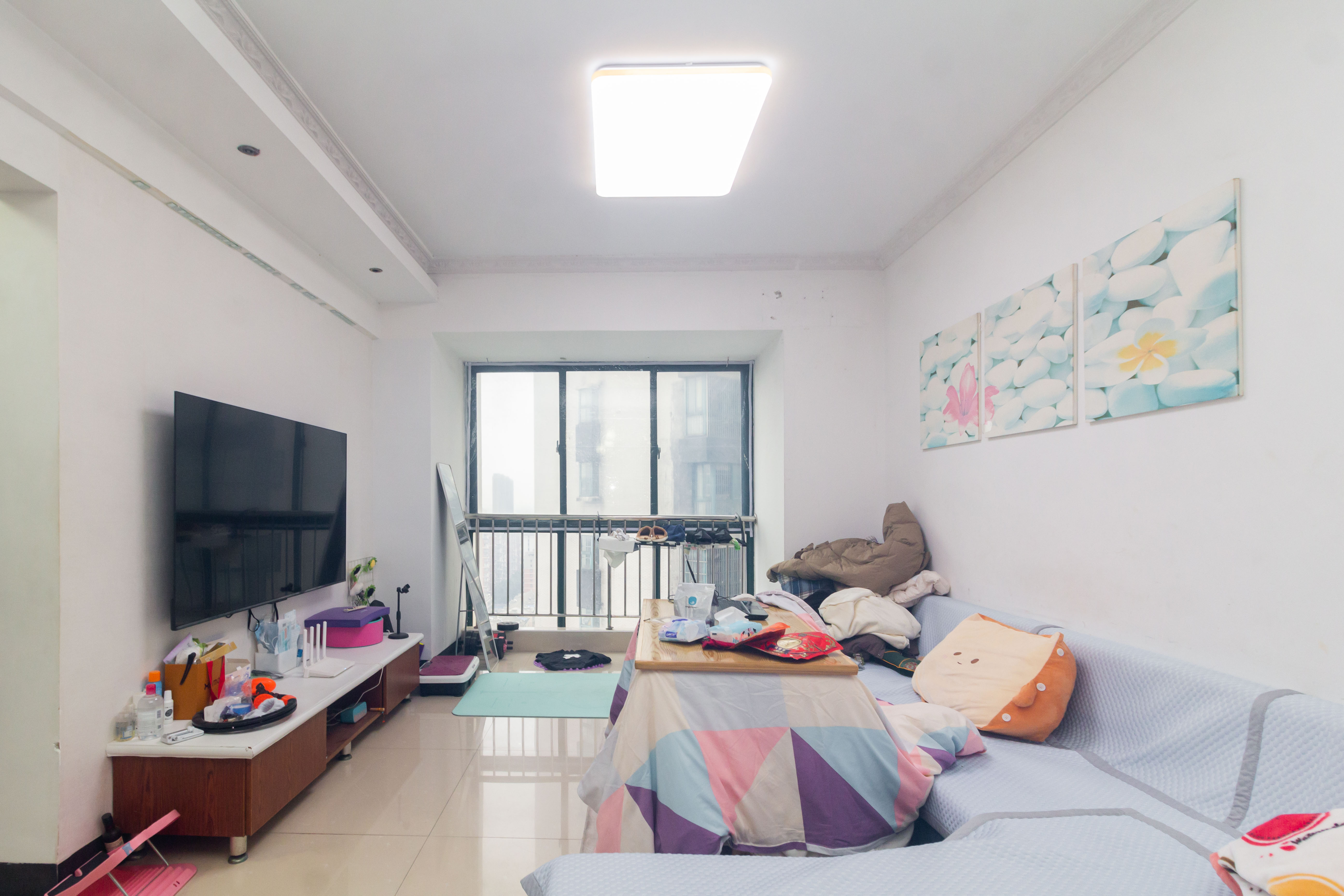 华天LOHO小镇  2室1厅1卫    39.8万 华天LOHO小镇  2室1厅1卫    39.8万客厅