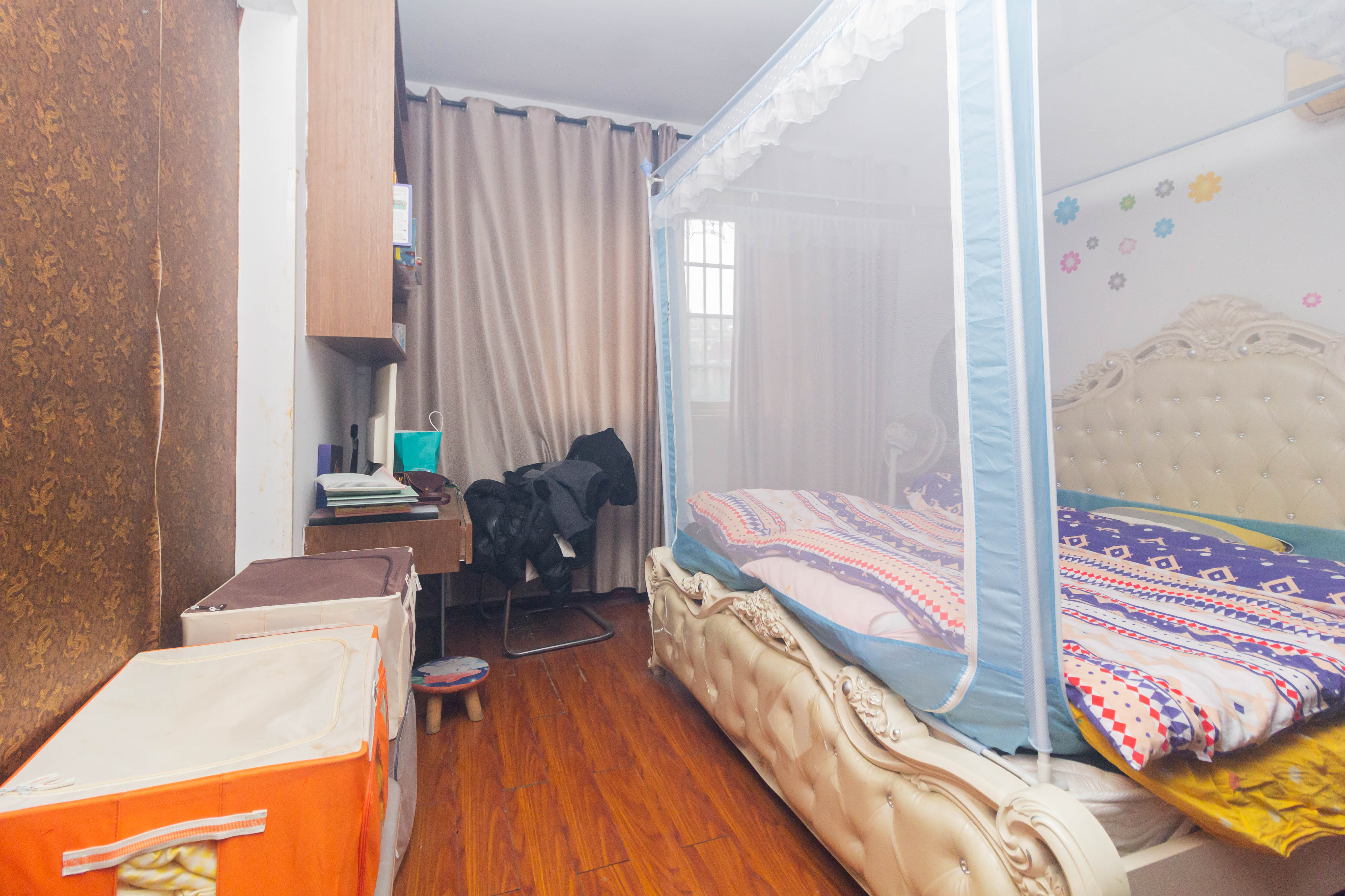 广角之恋(睿智园) 2室2厅1卫 38.8万 广角之恋(睿智园) 2室2厅1卫 38.8万卧室