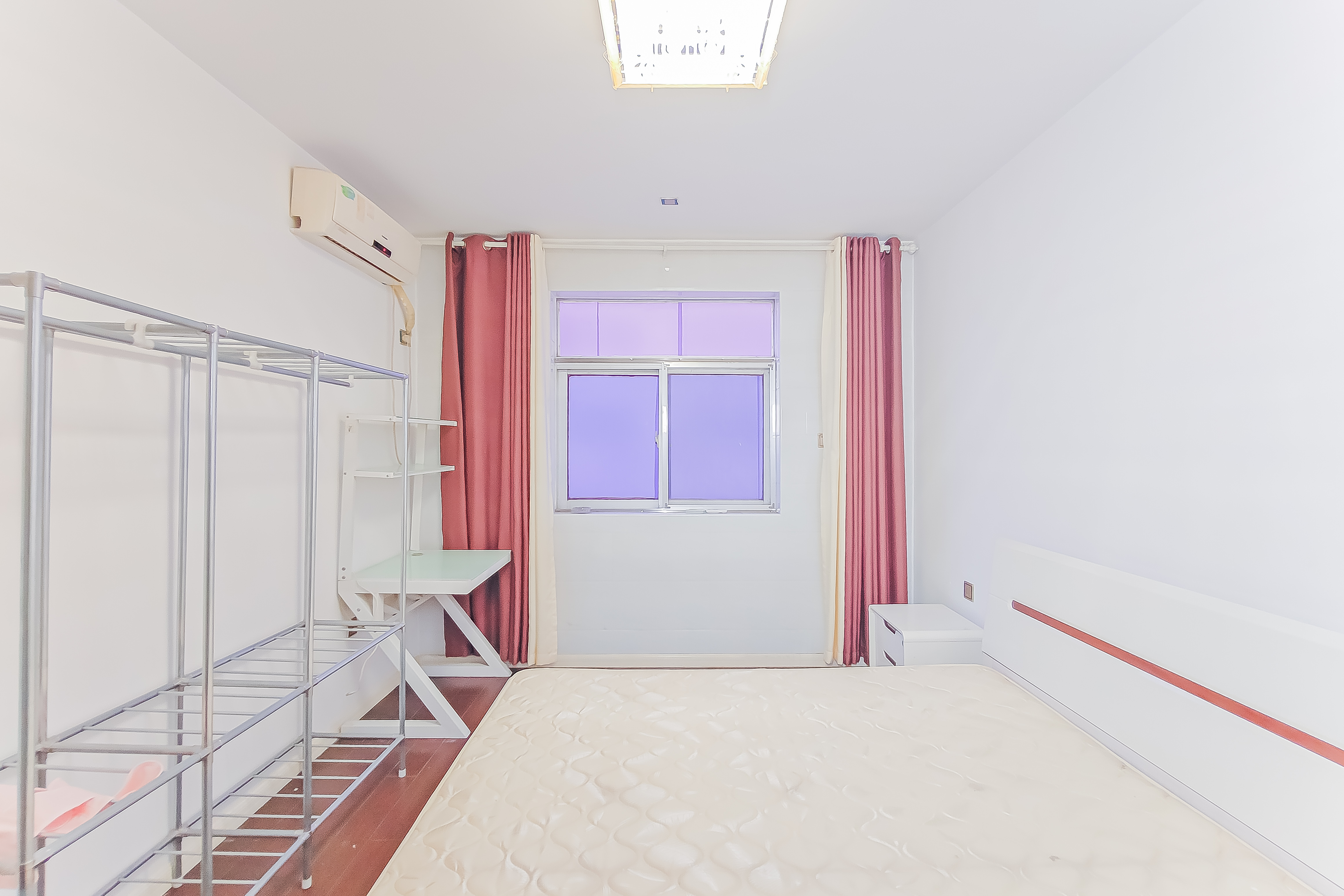 远东公寓  3室2厅1卫   85.00万卧室