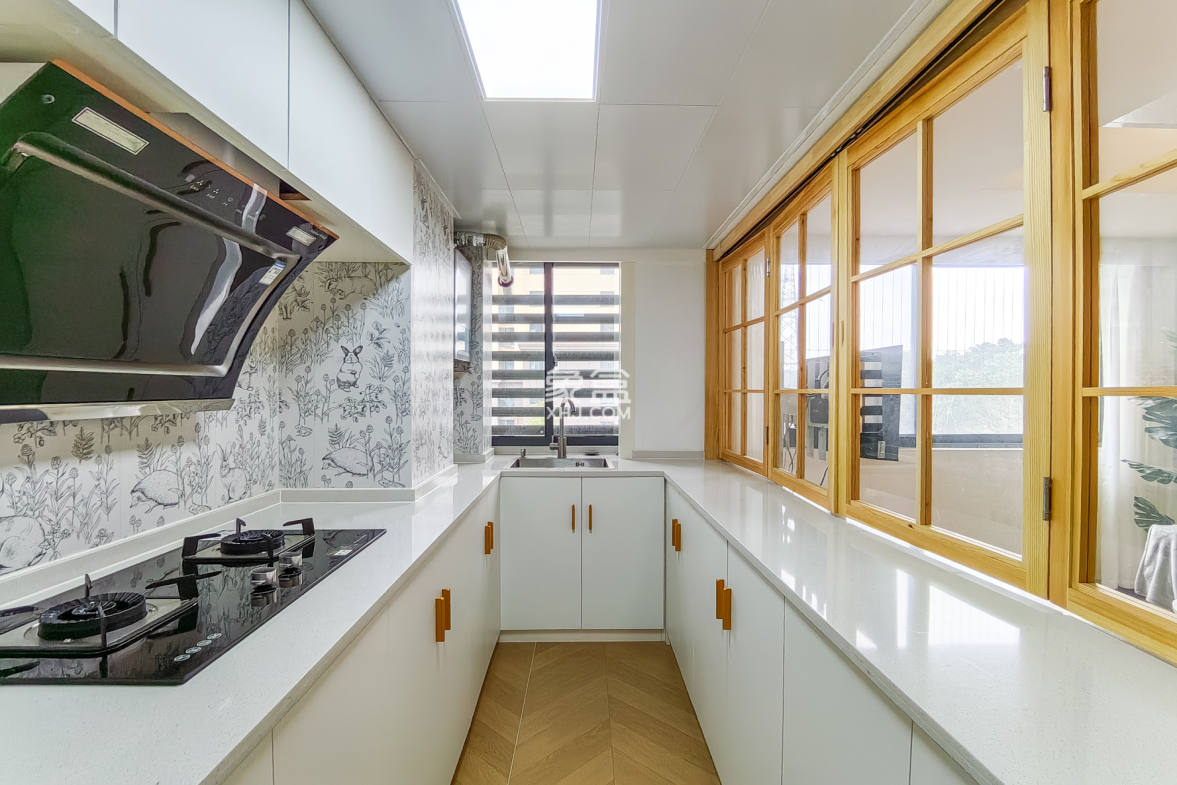 九玺铭城(九玺华府)  2室2厅1卫    42.0万 九玺铭城(九玺华府)  2室2厅1卫    42.0万厨房