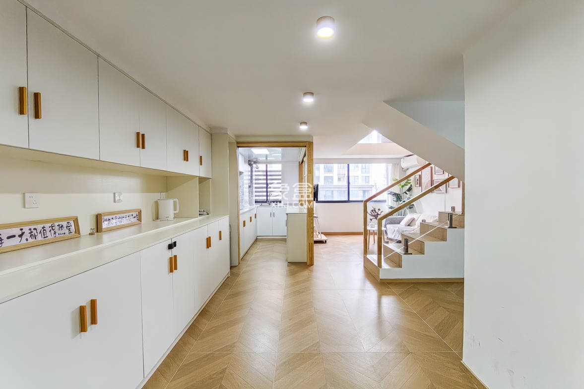 九玺铭城(九玺华府)  2室2厅1卫    42.0万 九玺铭城(九玺华府)  2室2厅1卫    42.0万其他