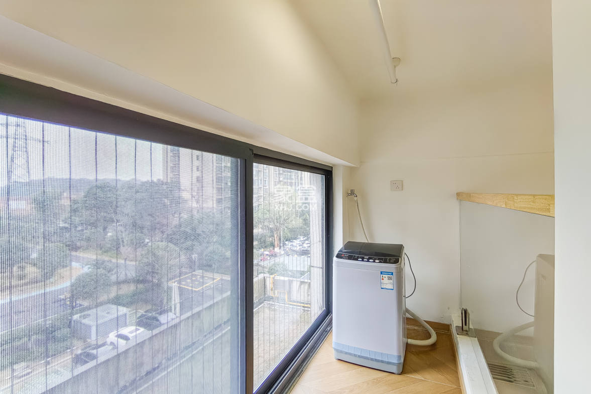 九玺铭城(九玺华府)  2室2厅1卫    42.0万 九玺铭城(九玺华府)  2室2厅1卫    42.0万阳台