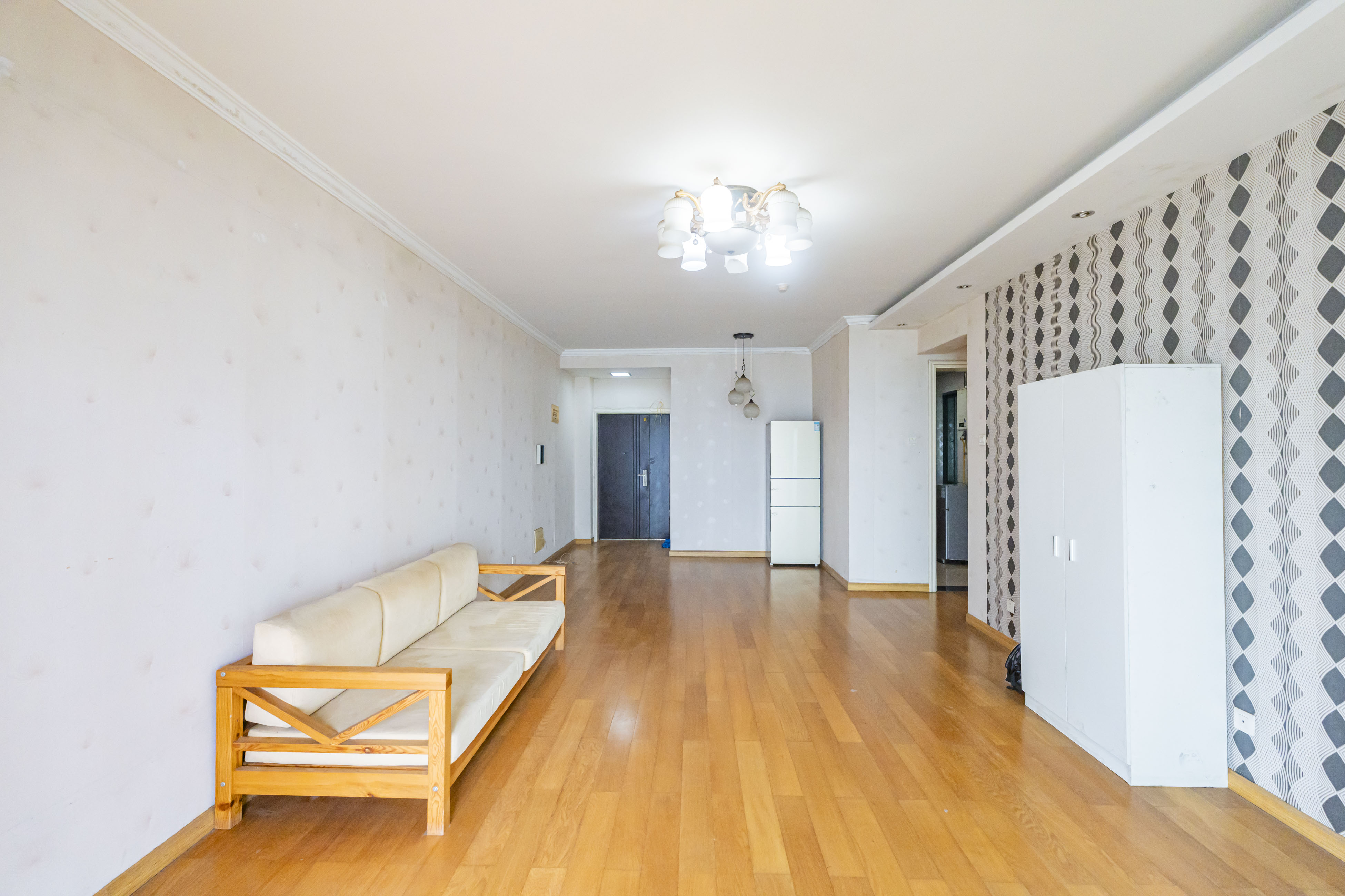 华盛新外滩 3室2厅2卫 148.0万 华盛新外滩 3室2厅2卫 148.0万客厅