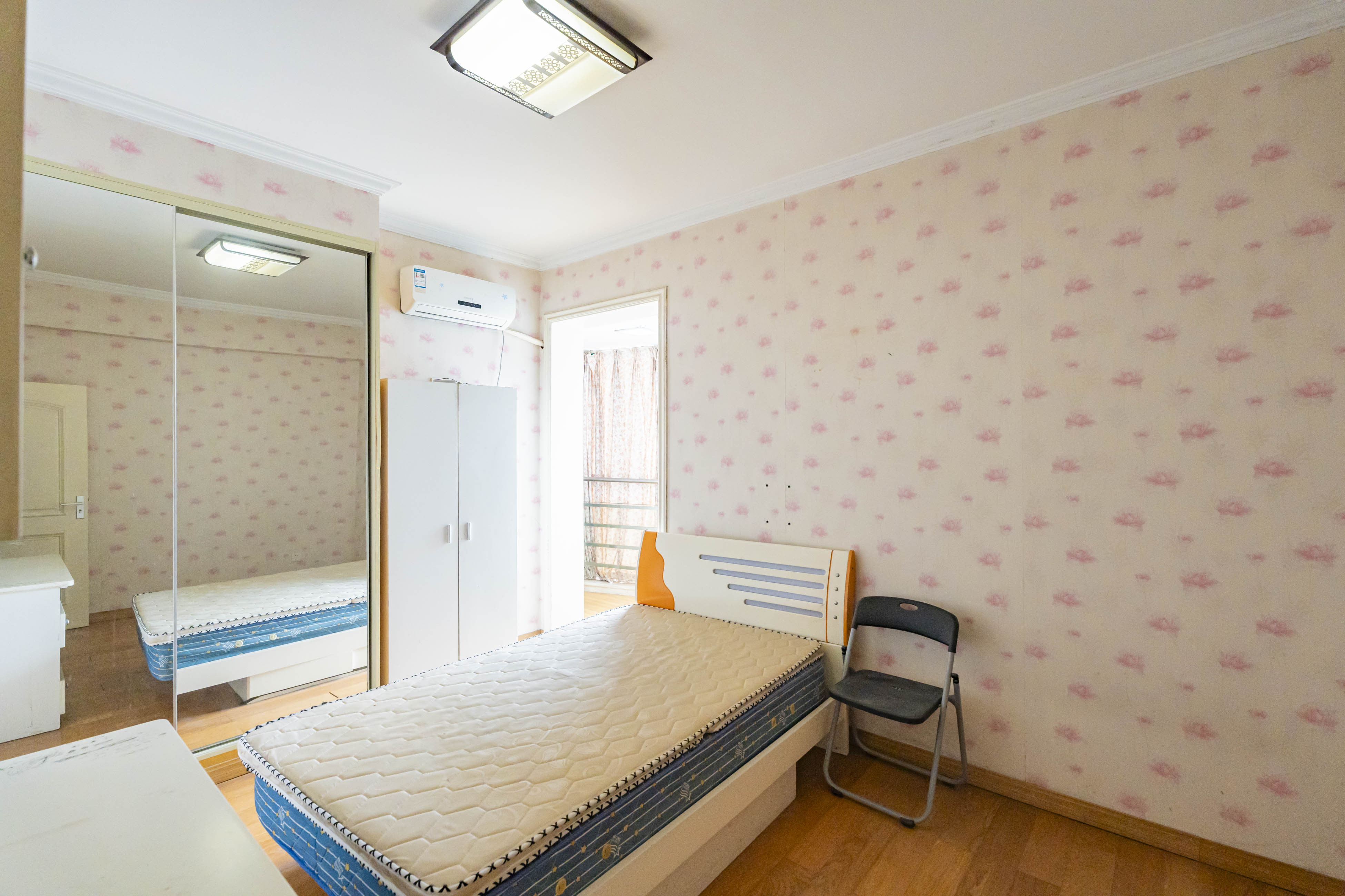 华盛新外滩 3室2厅2卫 148.0万 华盛新外滩 3室2厅2卫 148.0万卧室