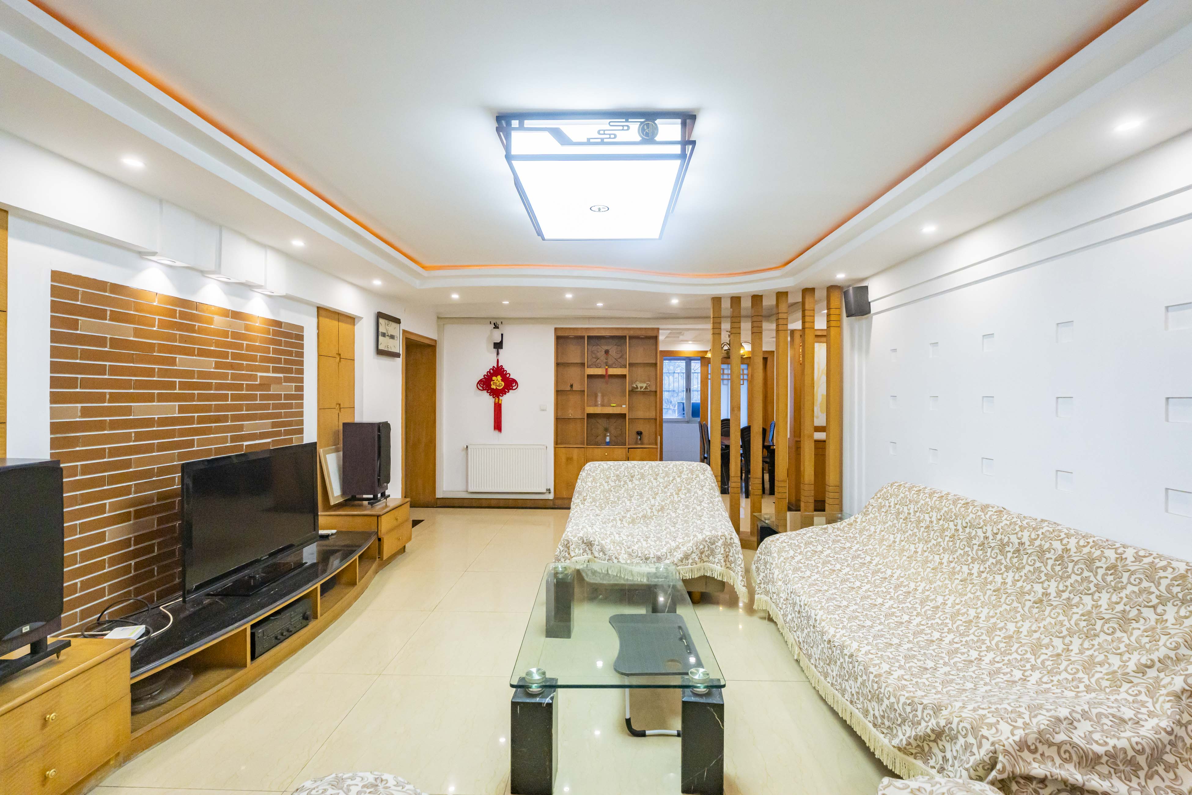 兴汉门公寓 4室2厅2卫 135.8万 兴汉门公寓 4室2厅2卫 135.8万客厅