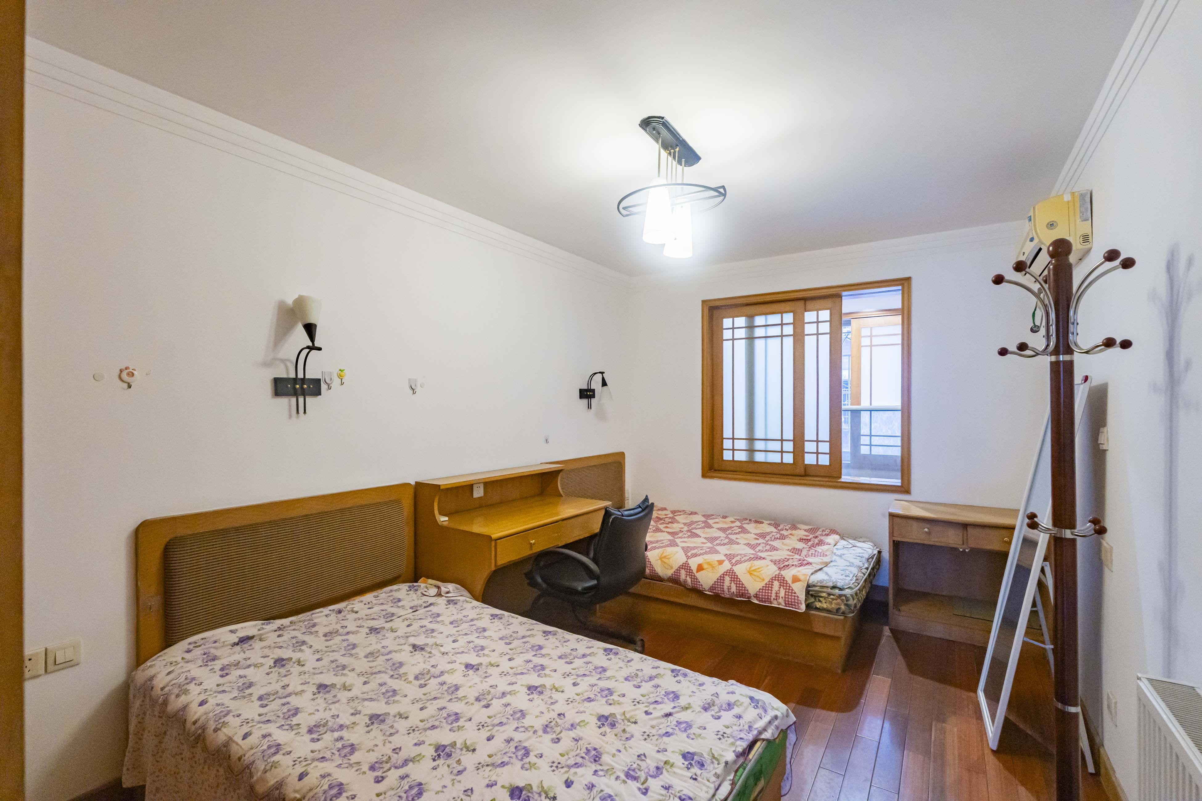 兴汉门公寓 4室2厅2卫 135.8万 兴汉门公寓 4室2厅2卫 135.8万卧室