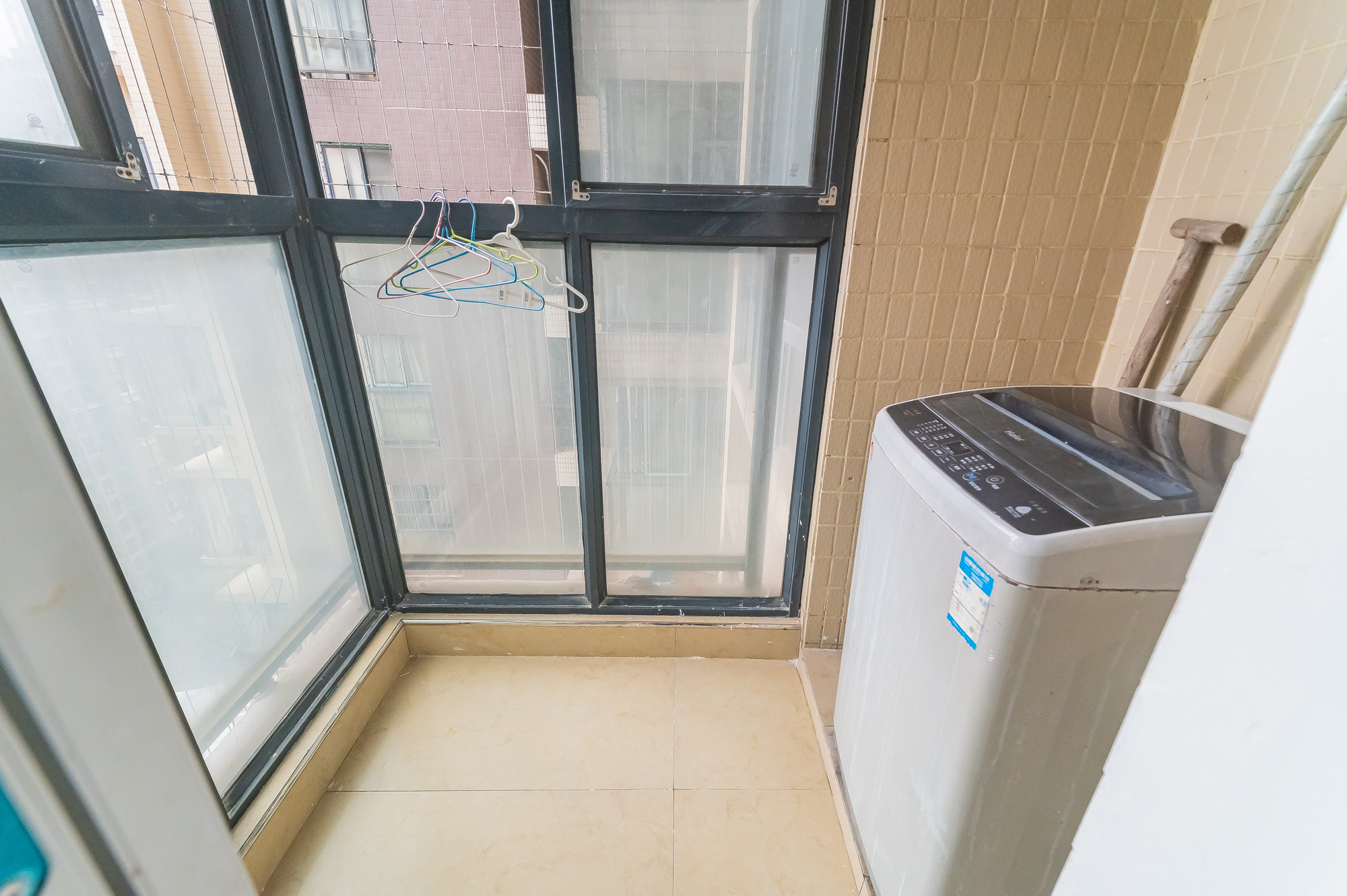 蓝山郡  3室2厅1卫   85.00万阳台