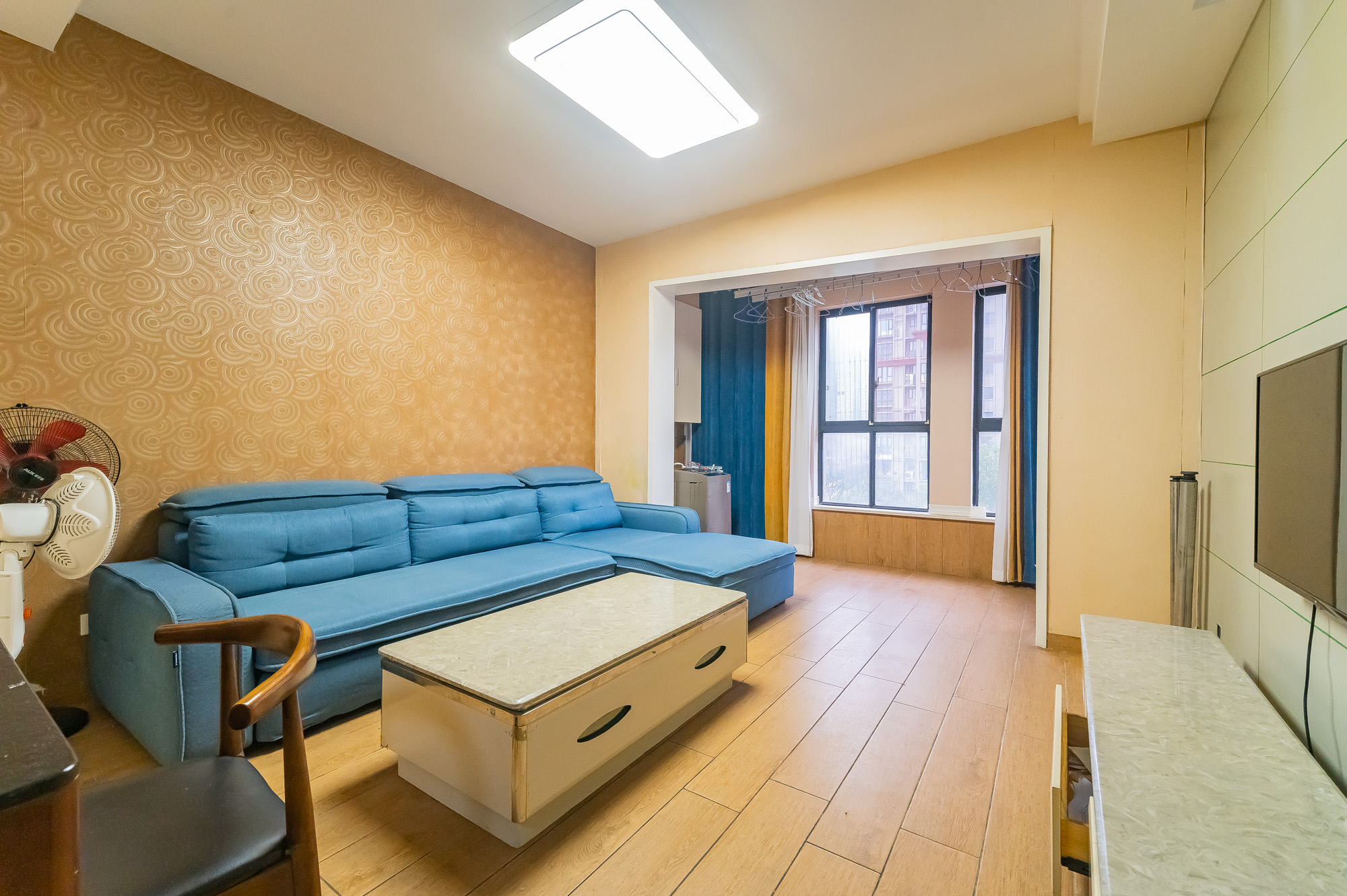 爱琴海岸 2室1厅1卫 49.8万 爱琴海岸 2室1厅1卫 49.8万客厅