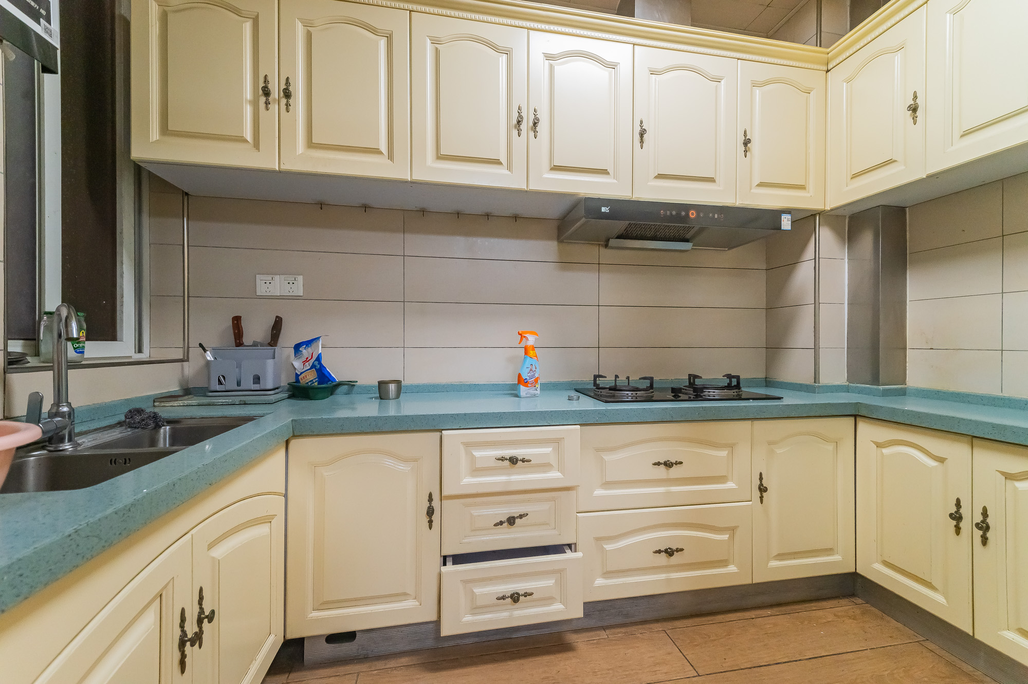 爱琴海岸 2室1厅1卫 49.8万 爱琴海岸 2室1厅1卫 49.8万厨房