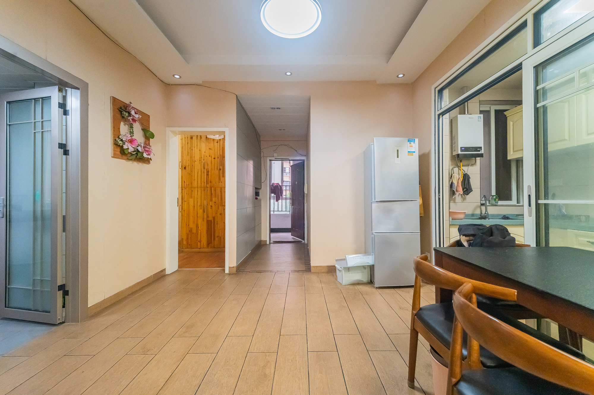 爱琴海岸 2室1厅1卫 49.8万 爱琴海岸 2室1厅1卫 49.8万客厅