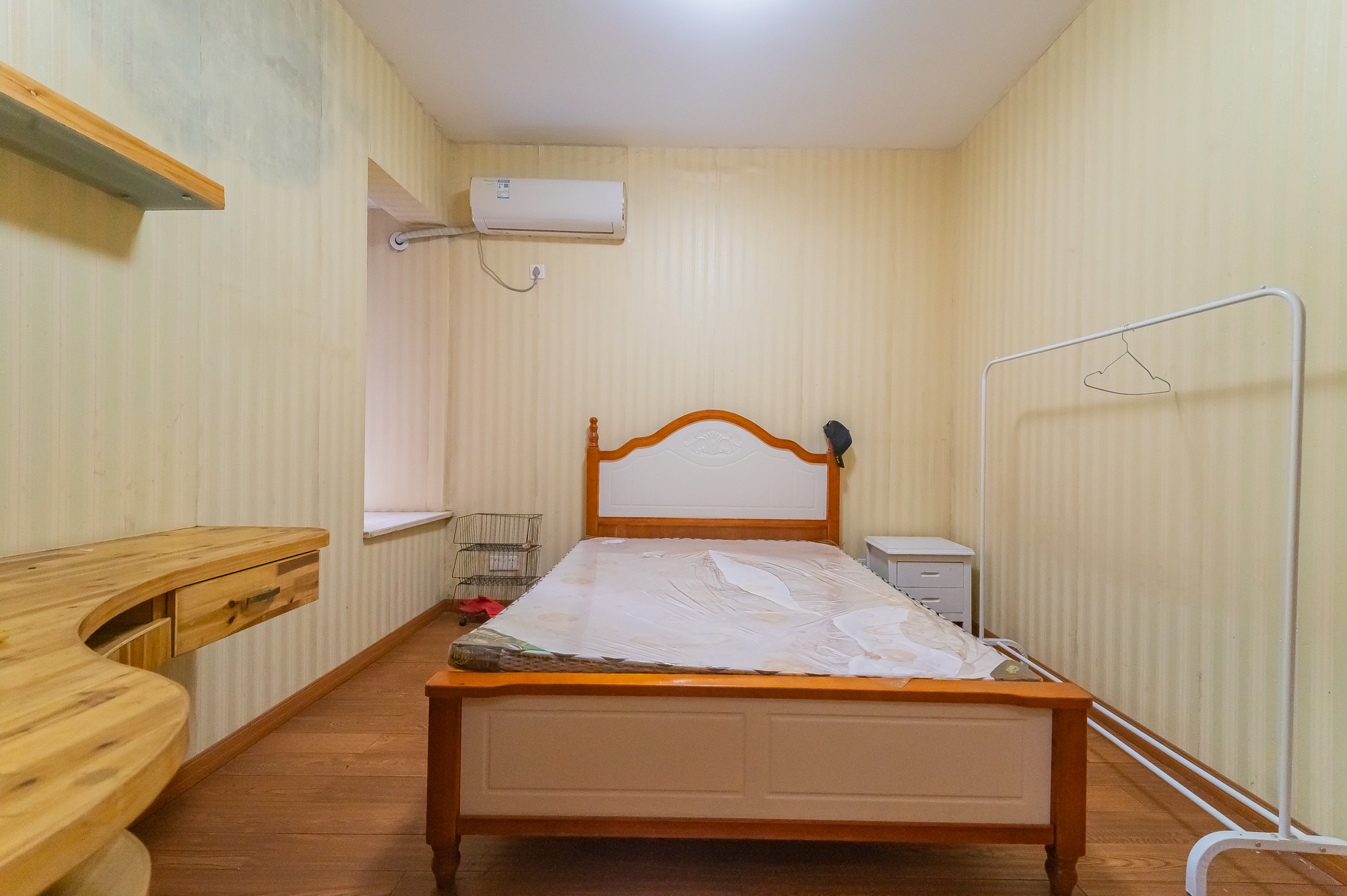 爱琴海岸 2室1厅1卫 49.8万 爱琴海岸 2室1厅1卫 49.8万卧室