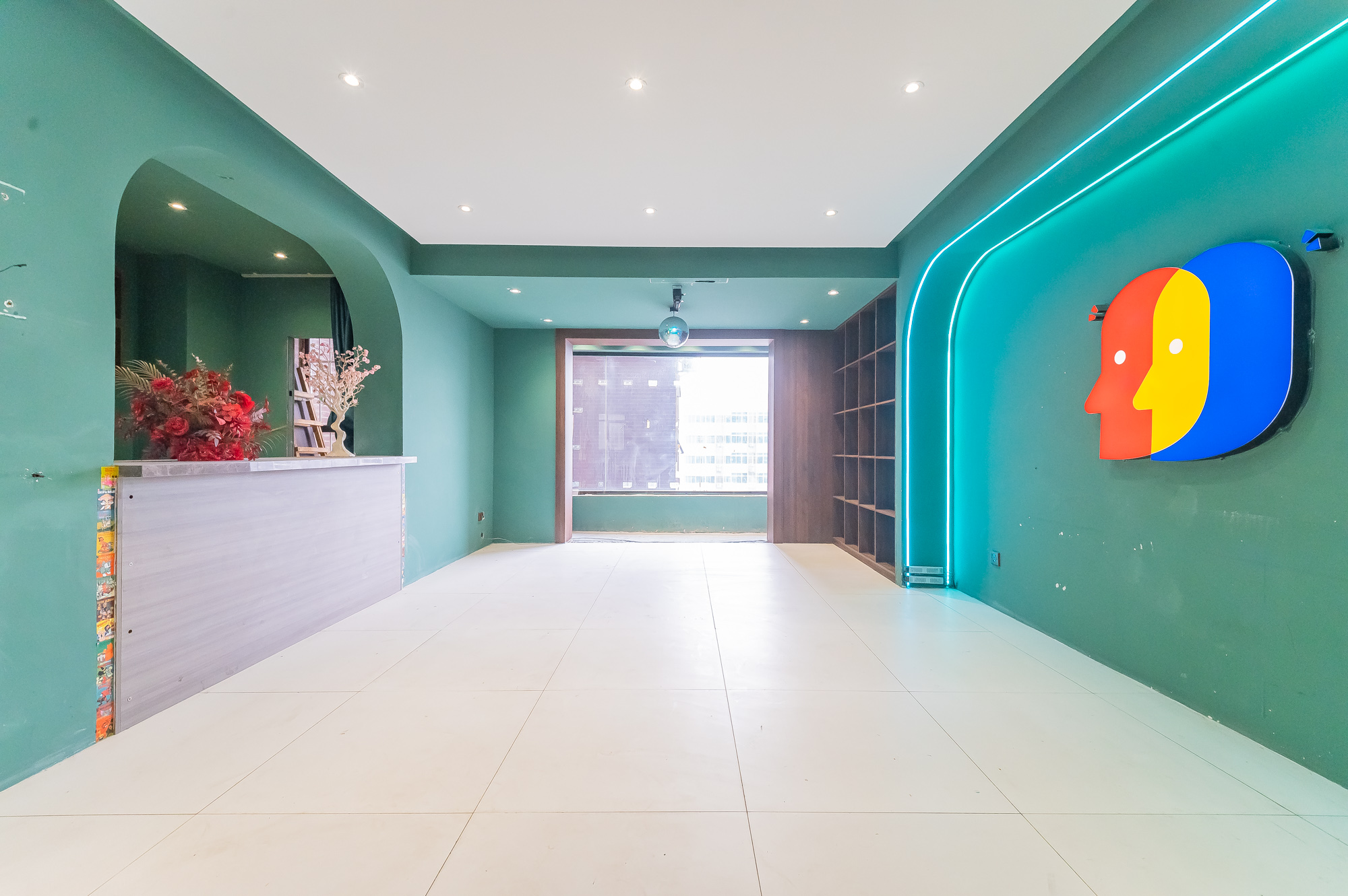 尚城 4室2厅1卫 105.0万 尚城 4室2厅1卫 105.0万客厅