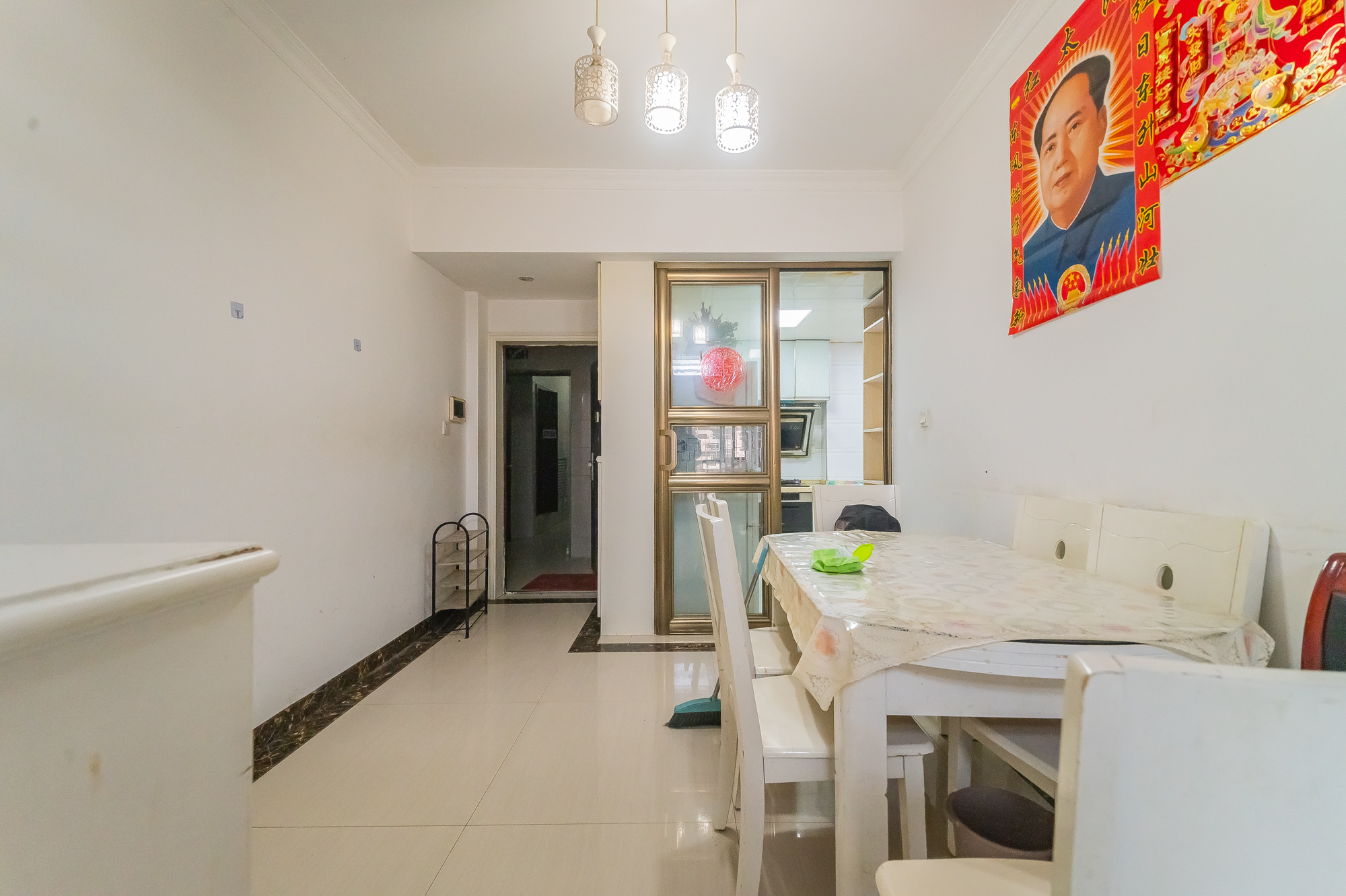 水岸世景  3室2厅1卫    65.0万客厅