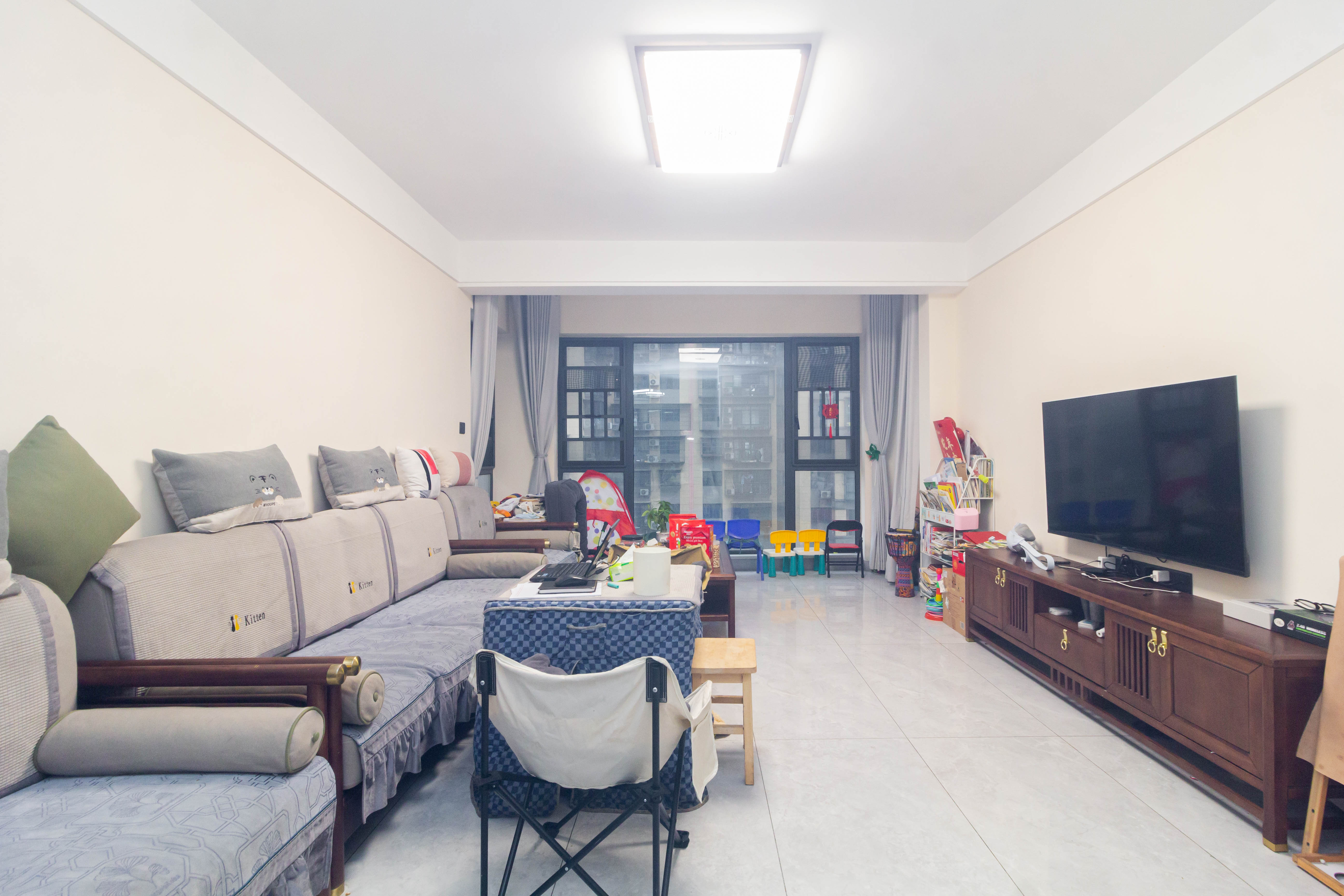 汇一城(汇壹公馆)  4室2厅1卫    110.0万 汇一城(汇壹公馆)  4室2厅1卫    110.0万客厅