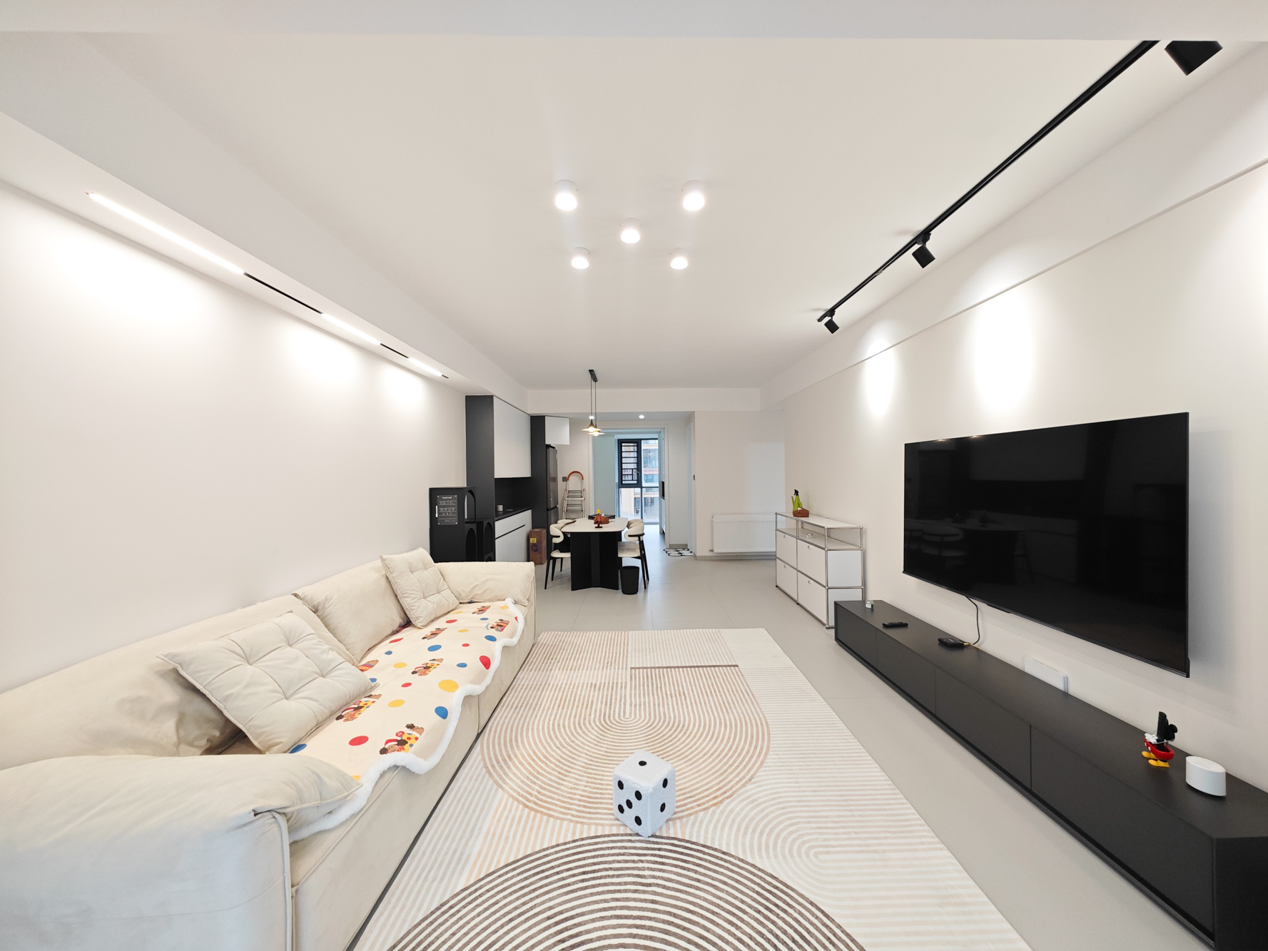 星城荣域  3室2厅2卫    208.0万 星城荣域  3室2厅2卫    208.0万客厅