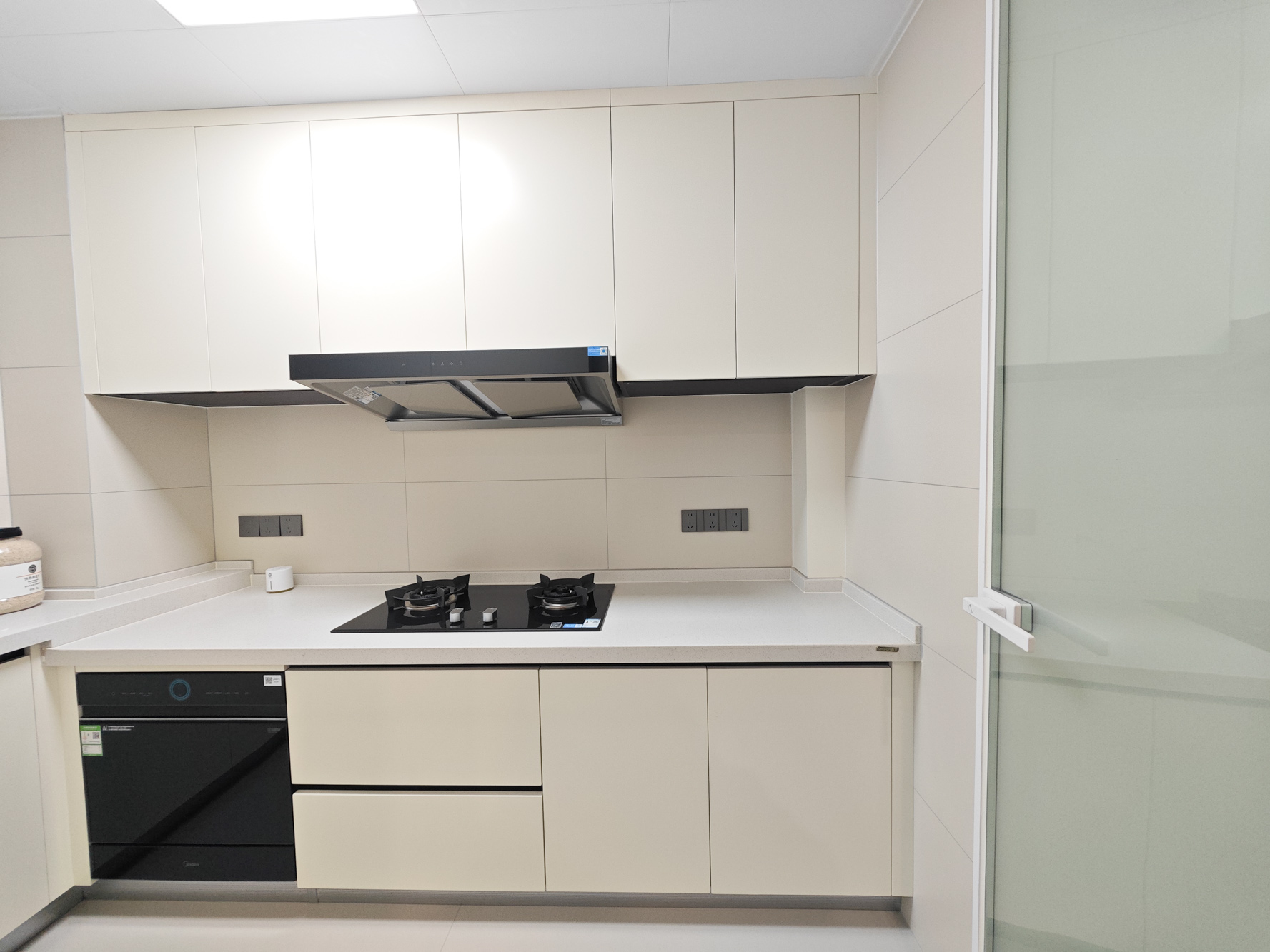 星城荣域  3室2厅2卫    208.0万 星城荣域  3室2厅2卫    208.0万厨房