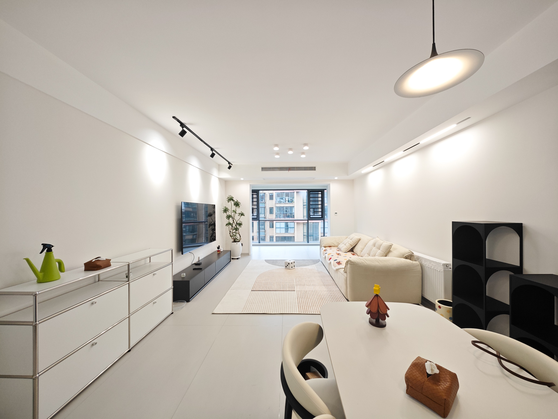 星城荣域  3室2厅2卫    208.0万 星城荣域  3室2厅2卫    208.0万客厅