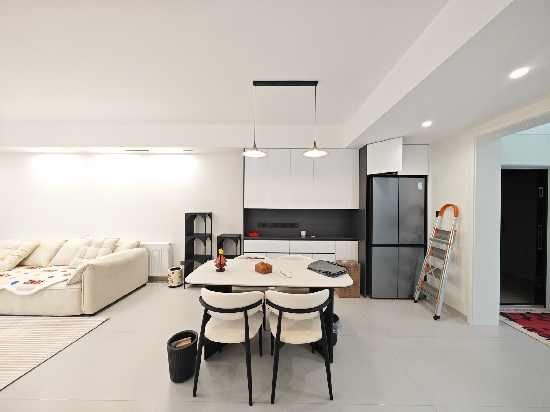 星城荣域  3室2厅2卫    208.0万 星城荣域  3室2厅2卫    208.0万客厅