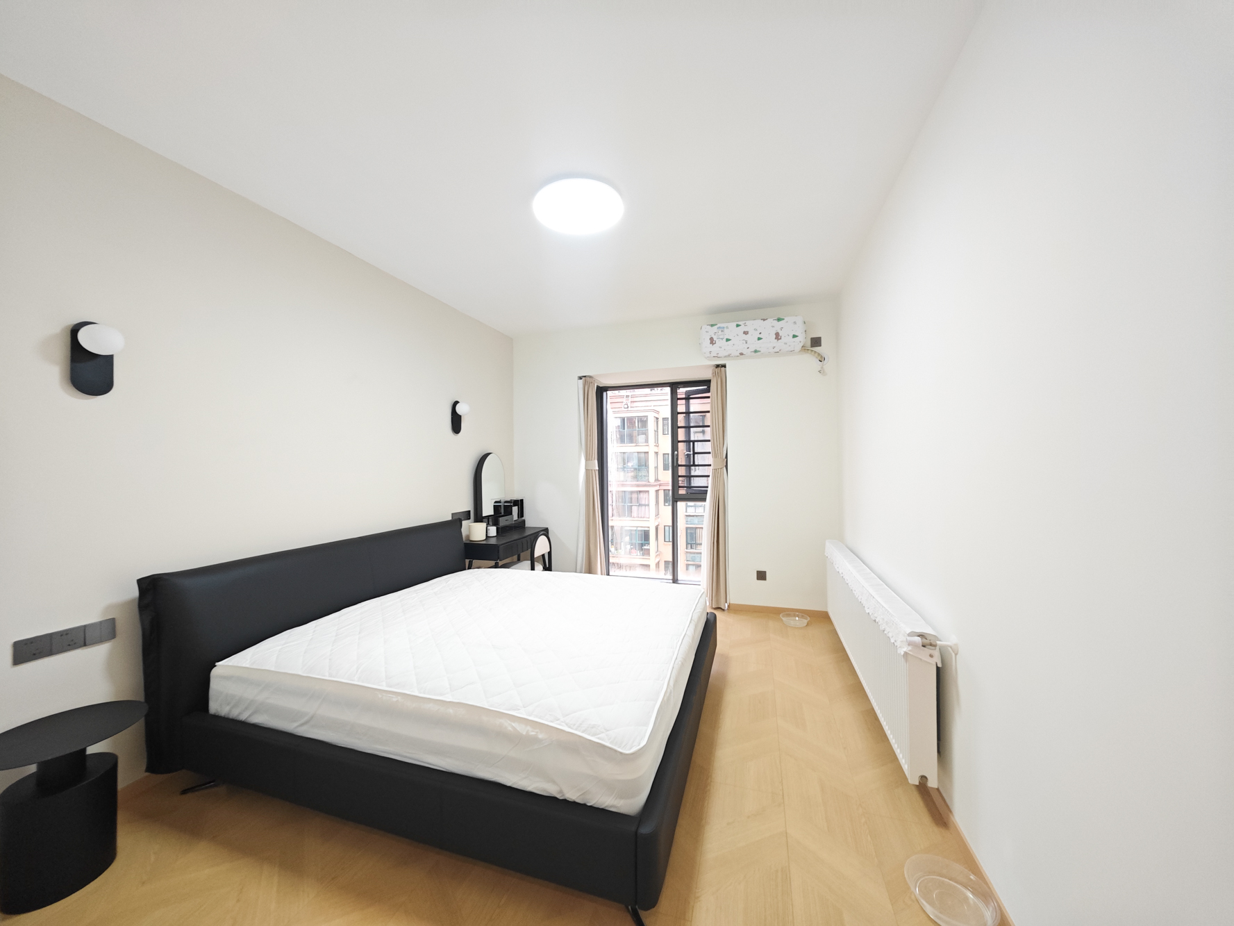 星城荣域  3室2厅2卫    208.0万 星城荣域  3室2厅2卫    208.0万卧室