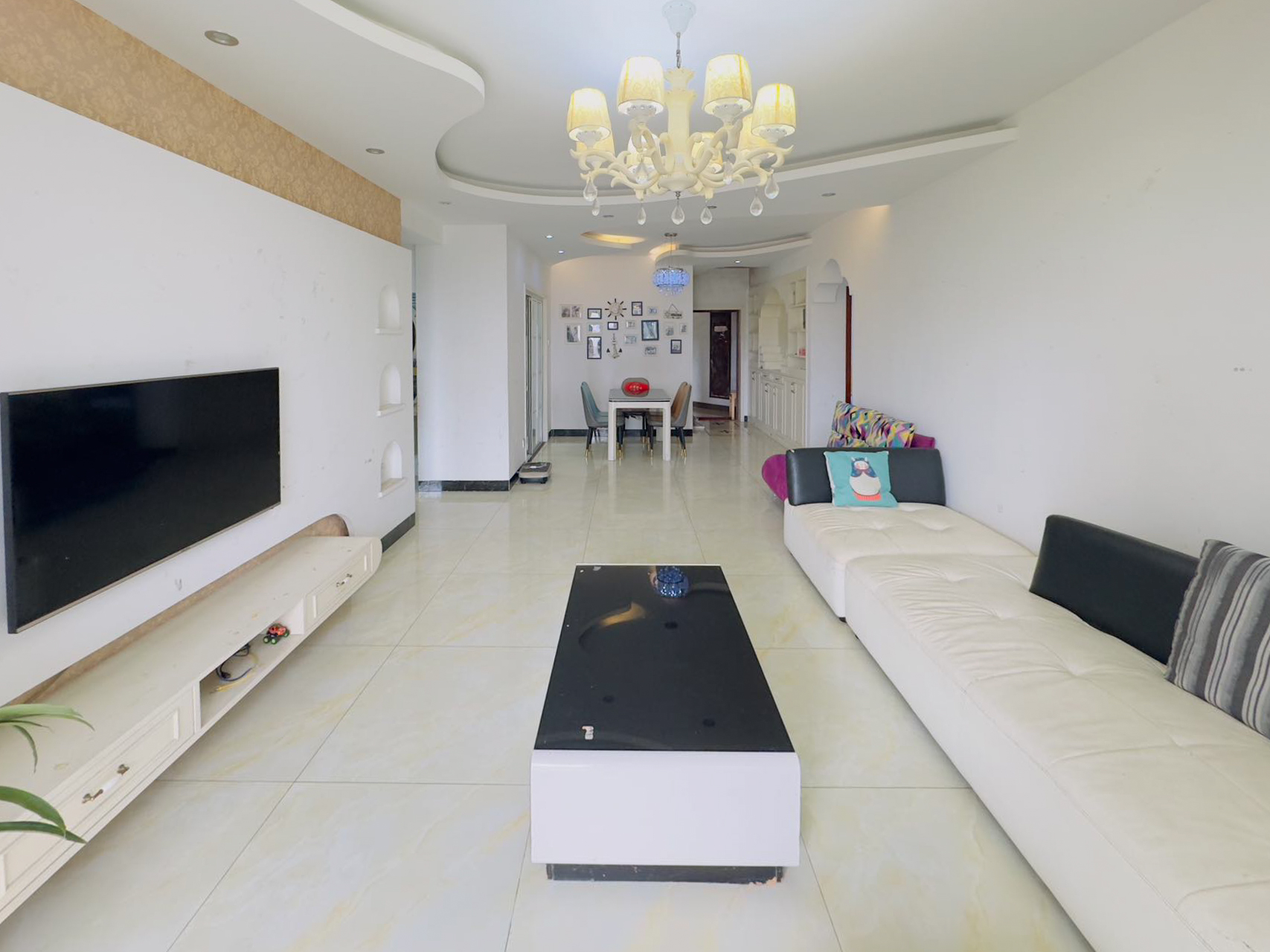 保利麓谷林语F区 4室2厅2卫 115.0万 保利麓谷林语F区 4室2厅2卫 115.0万客厅