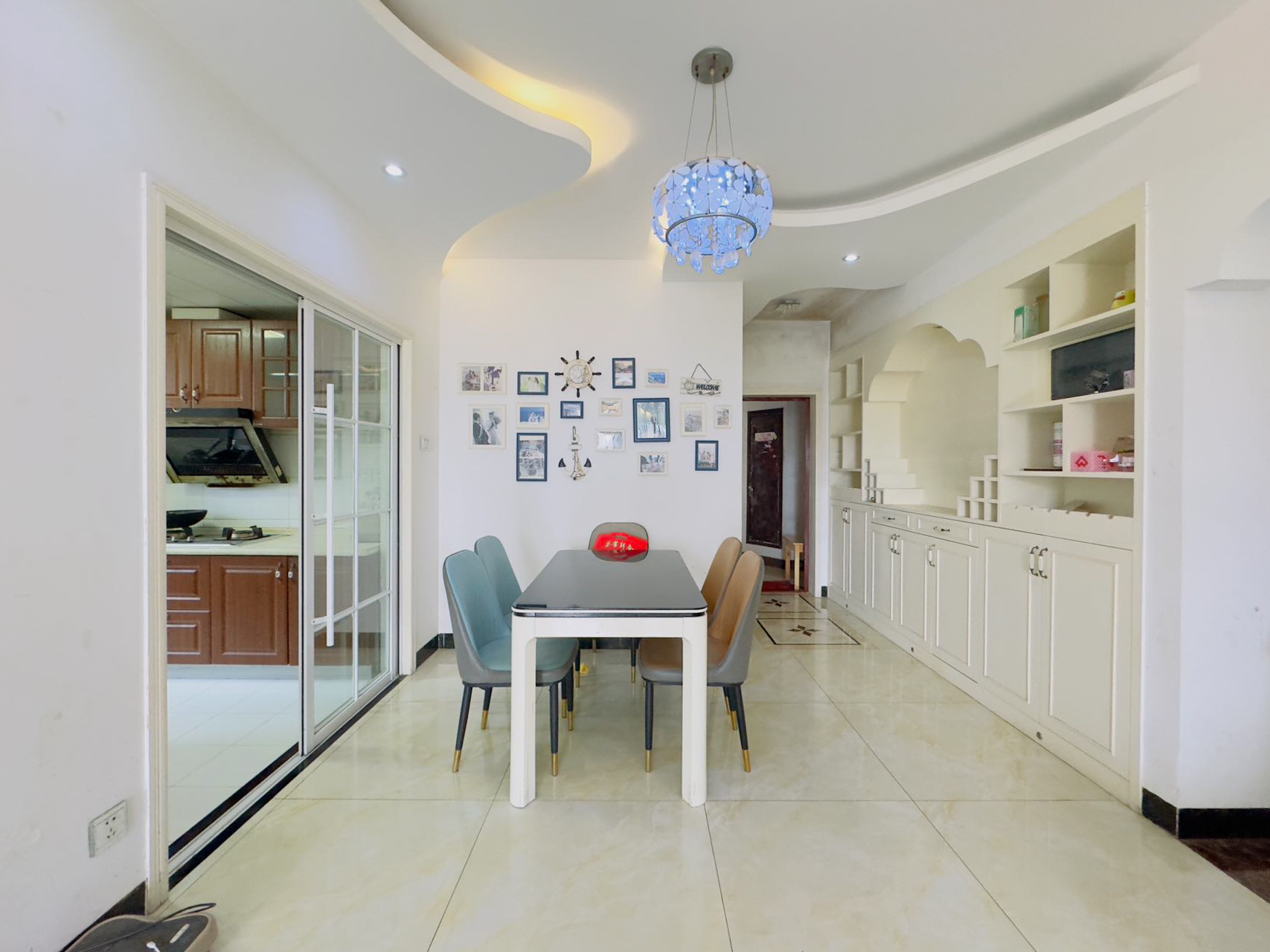 保利麓谷林语F区 4室2厅2卫 115.0万 保利麓谷林语F区 4室2厅2卫 115.0万客厅