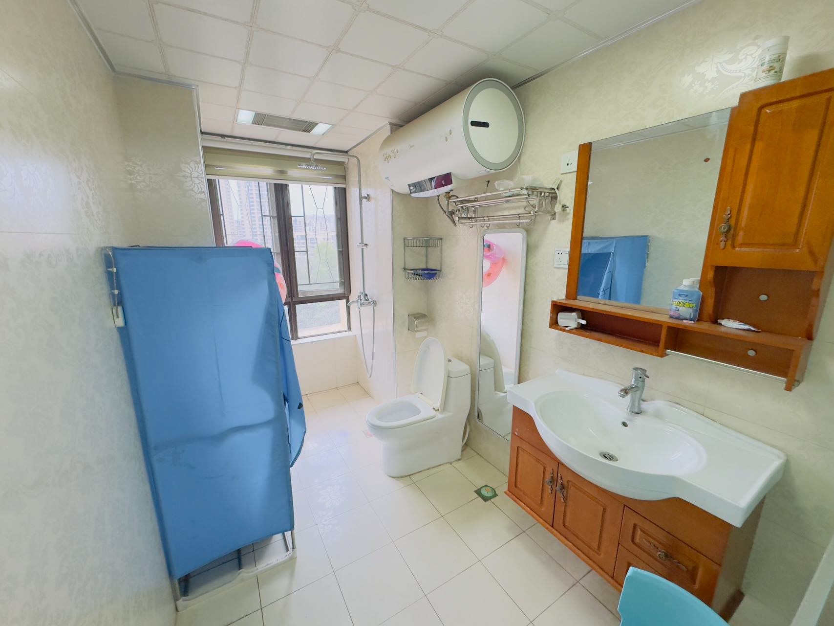 保利麓谷林语F区 4室2厅2卫 115.0万 保利麓谷林语F区 4室2厅2卫 115.0万卫生间