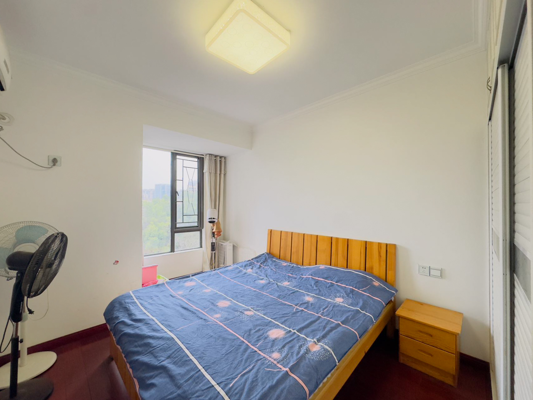 保利麓谷林语F区 4室2厅2卫 115.0万 保利麓谷林语F区 4室2厅2卫 115.0万卧室