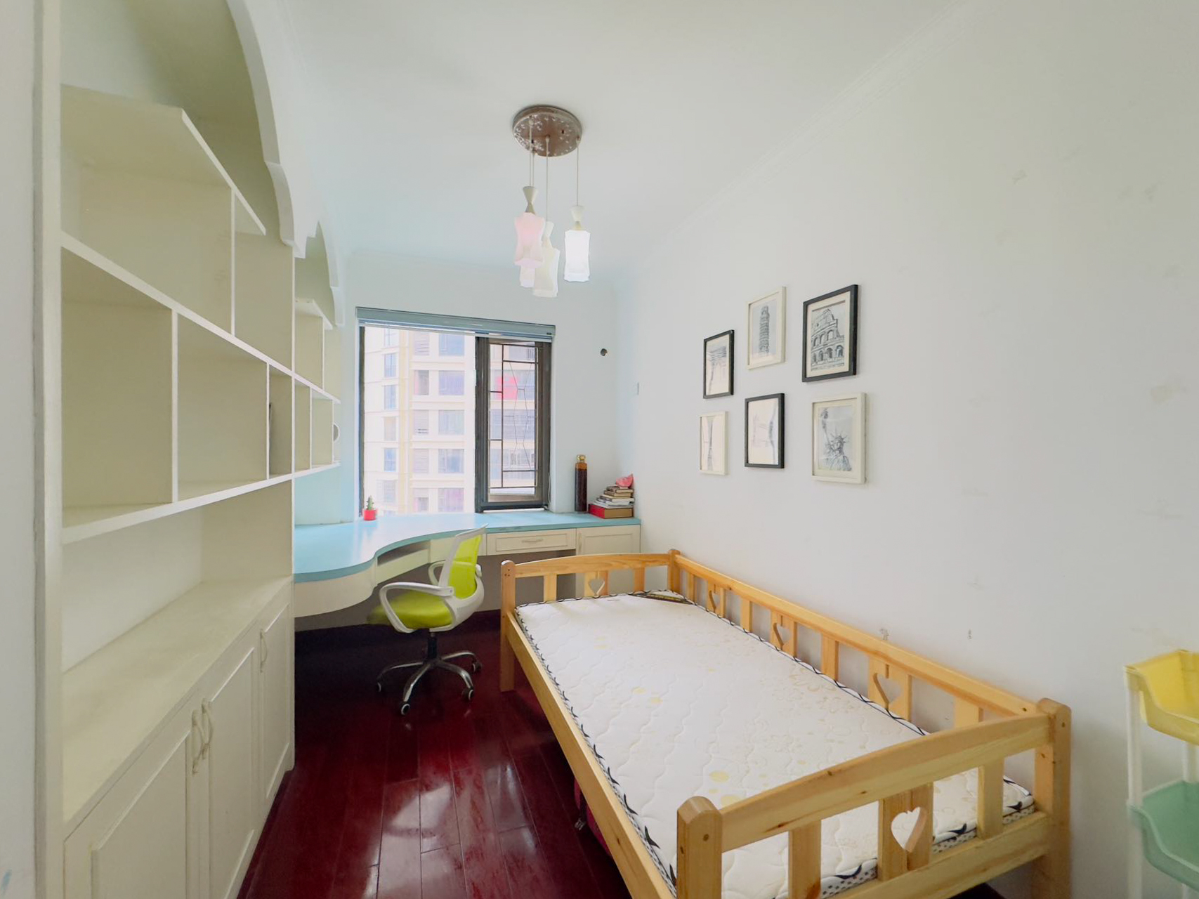 保利麓谷林语F区  4室2厅2卫    115.0万卧室