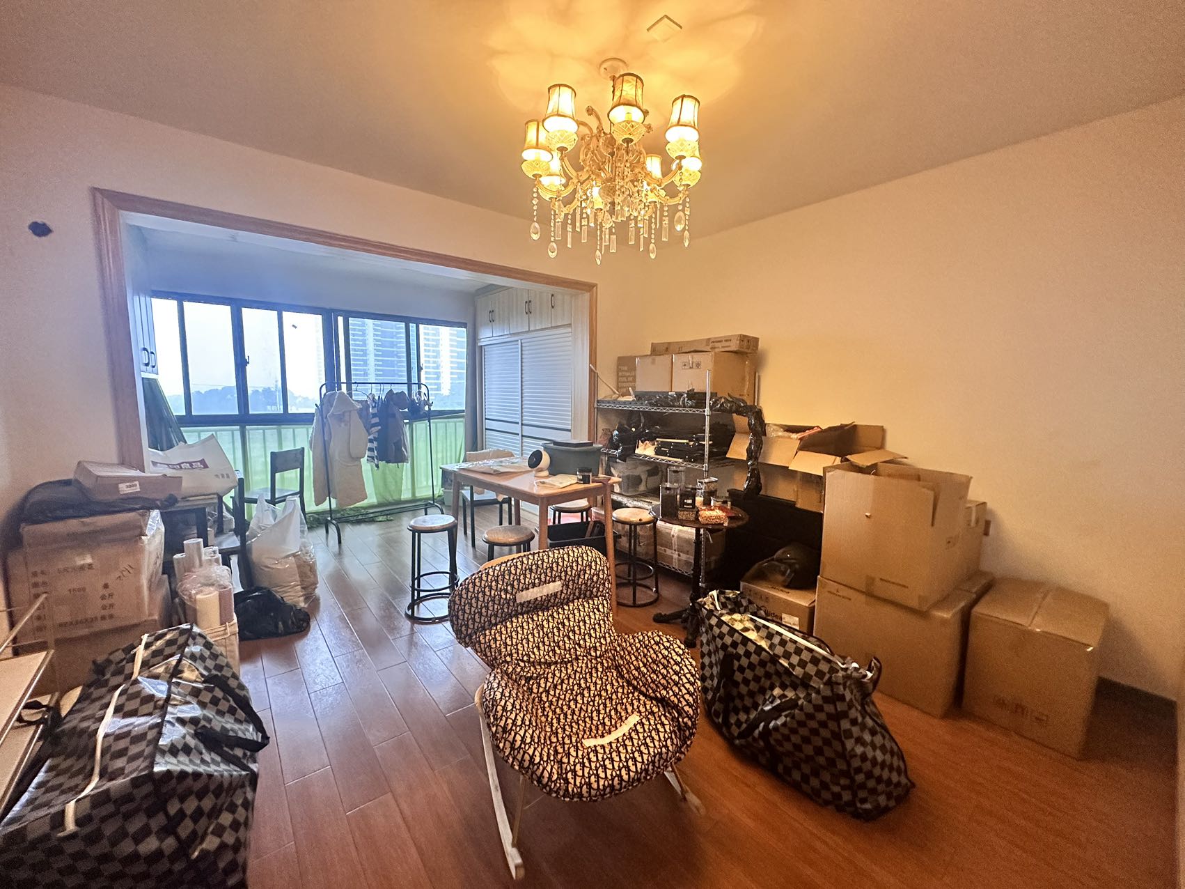 岭秀天下 1室0厅0卫 37.8万 岭秀天下 1室0厅0卫 37.8万室内图