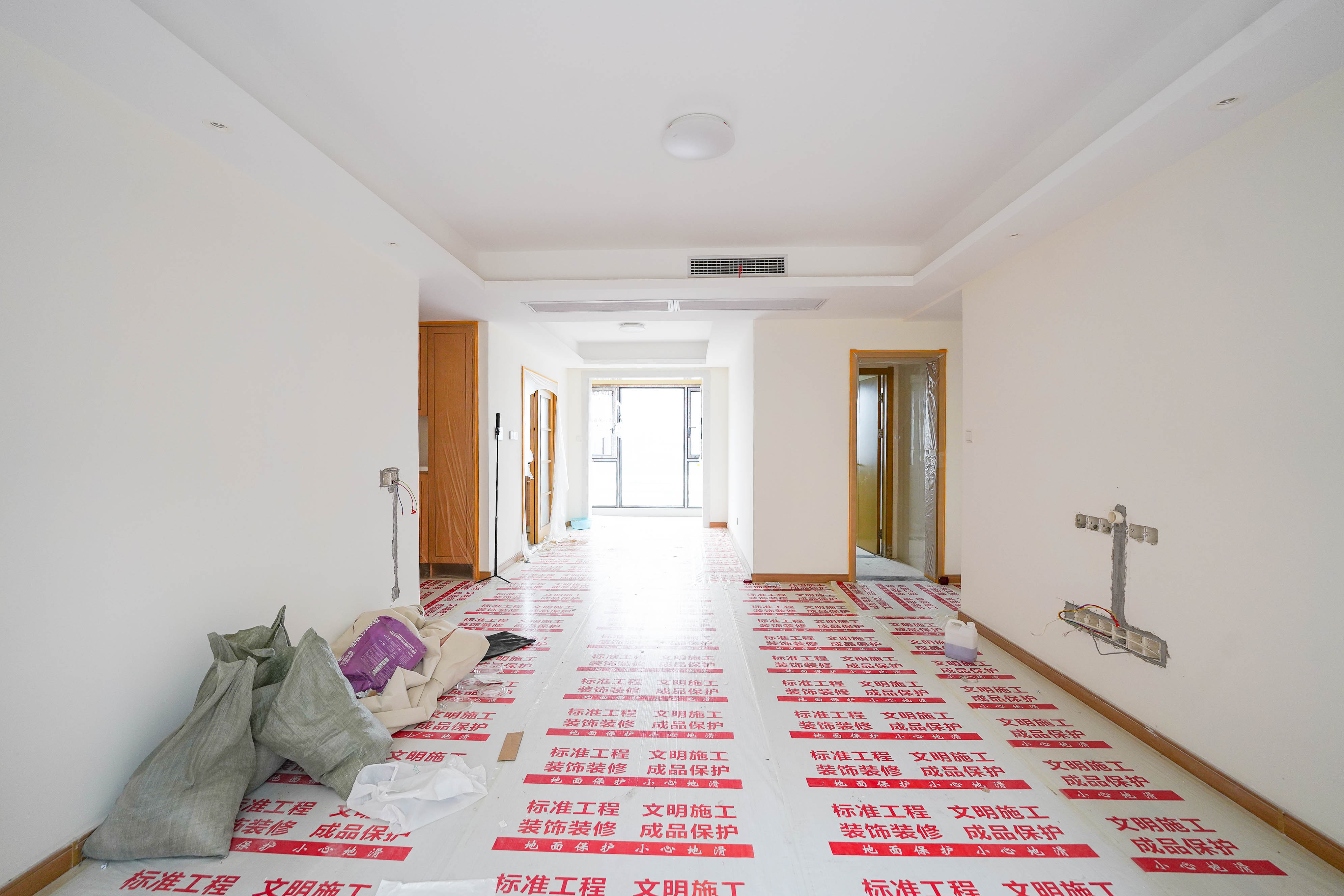 中建璟和城  4室2厅2卫    126.0万客厅