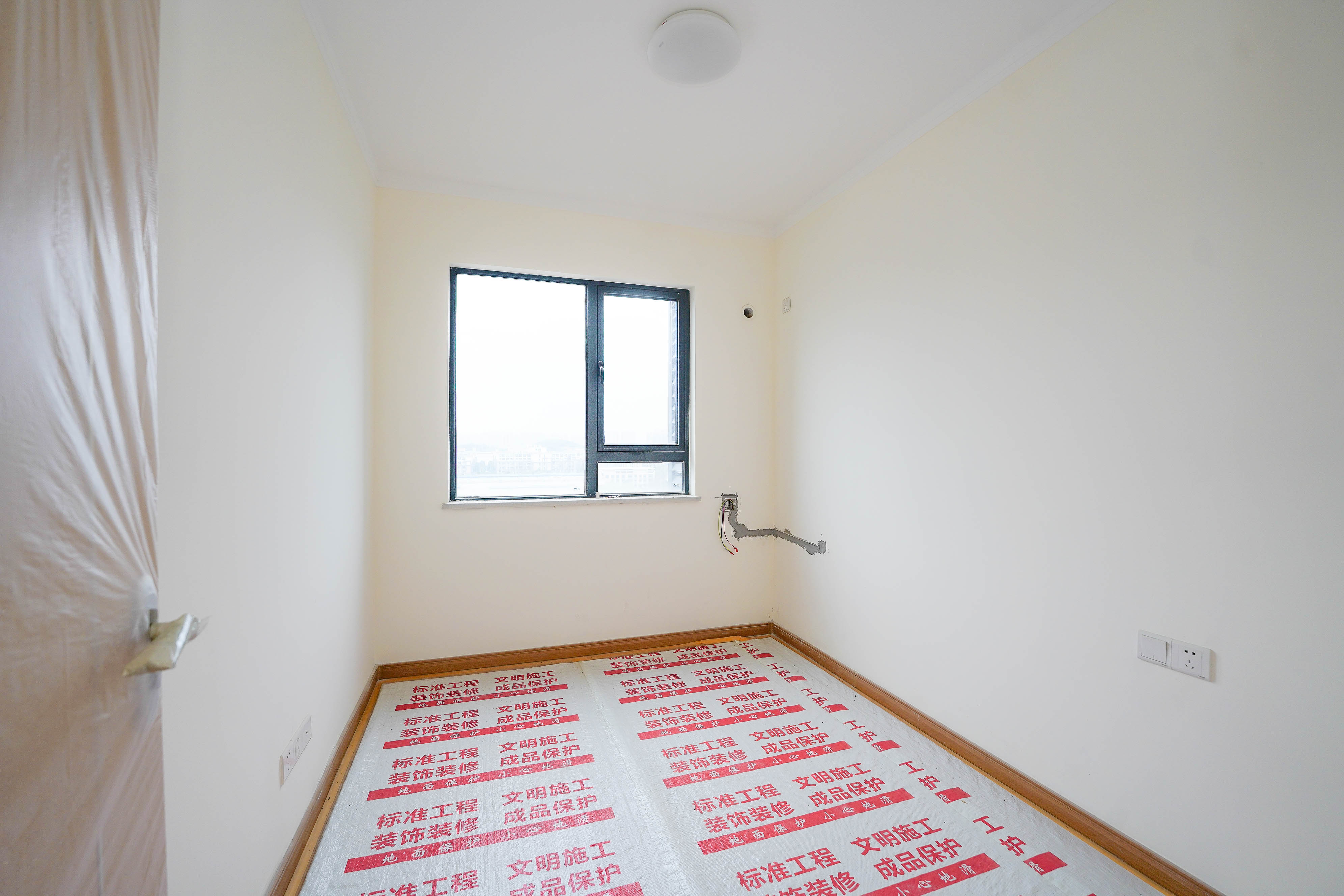 中建璟和城  4室2厅2卫    126.0万卧室
