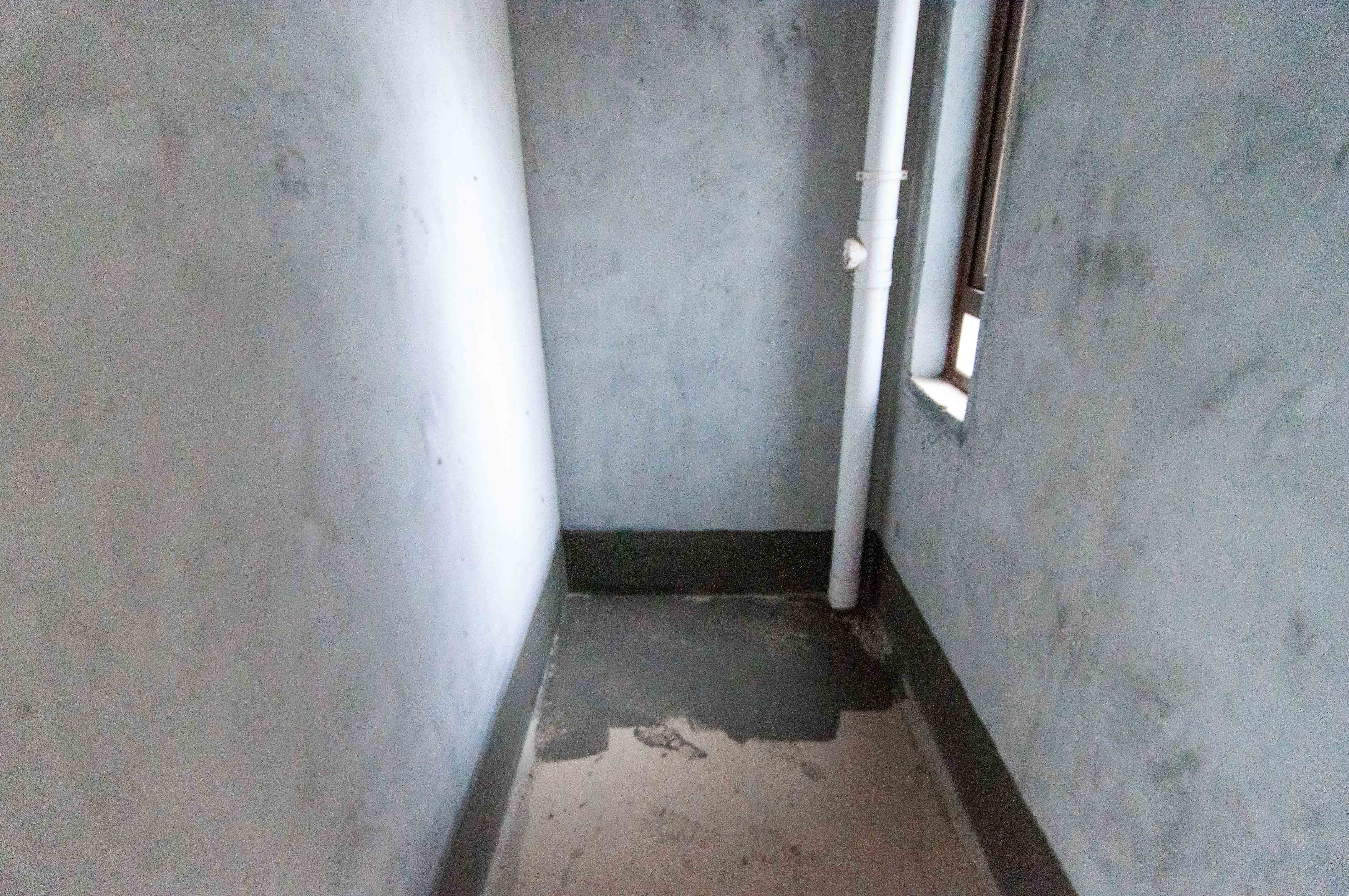 绿地麓湖郡  5室2厅3卫   350.00万其他