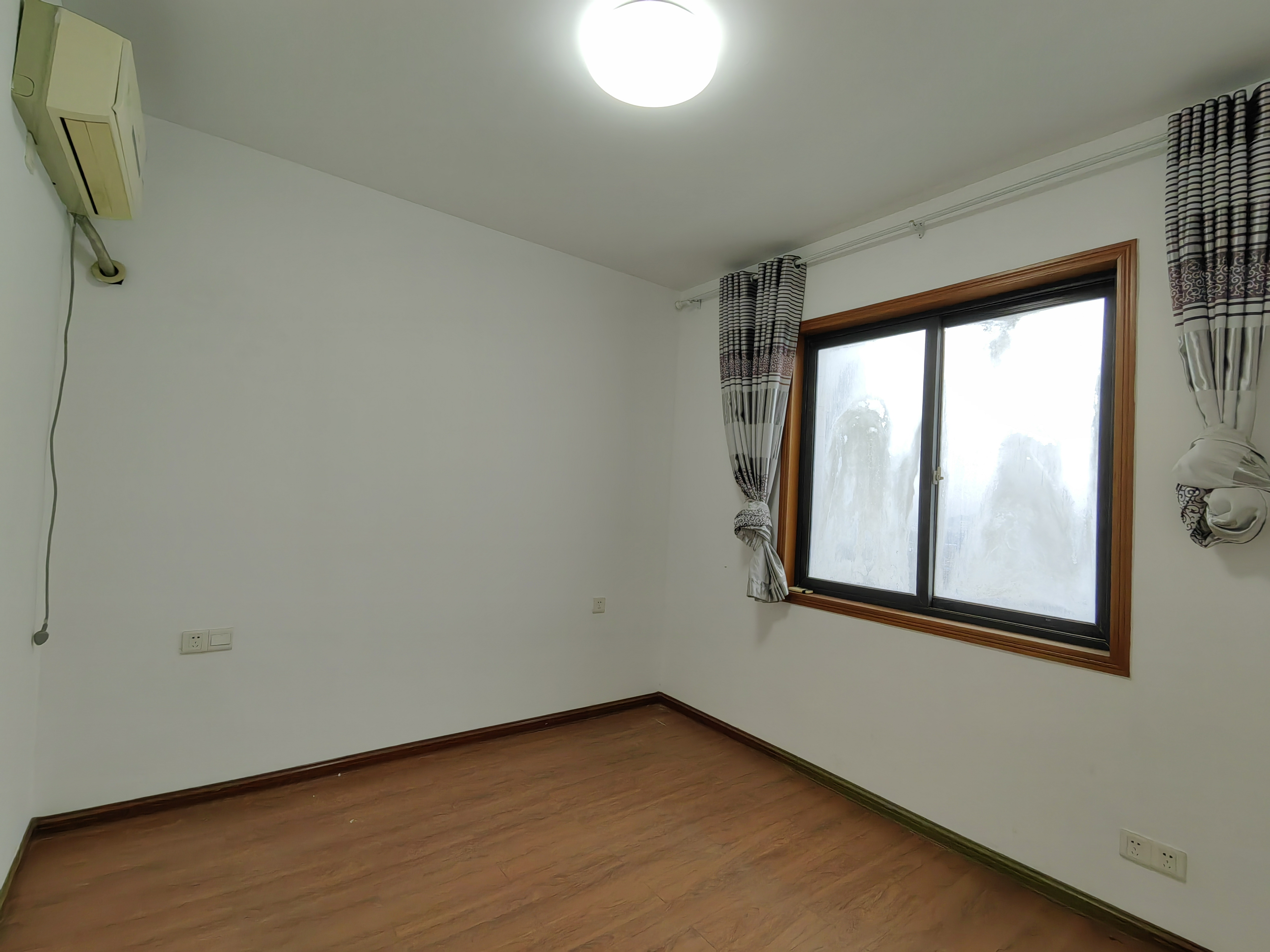 莱茵小镇 3室2厅1卫 39.8万 莱茵小镇 3室2厅1卫 39.8万室内图