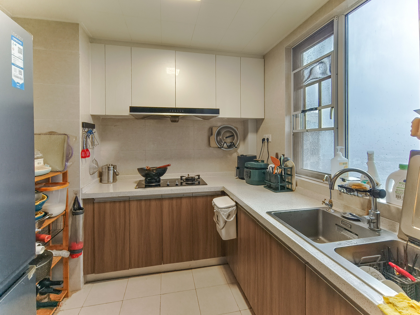 保利香槟国际  5室2厅2卫    116.0万 保利香槟国际  5室2厅2卫    116.0万厨房