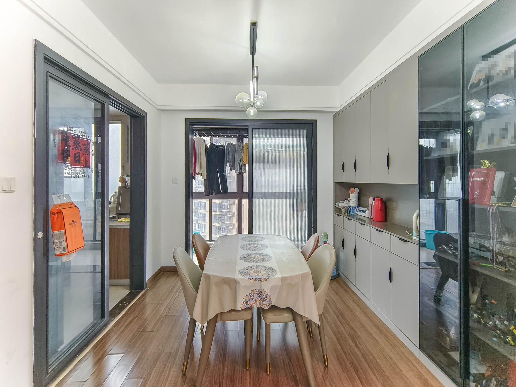 保利香槟国际  5室2厅2卫    116.0万 保利香槟国际  5室2厅2卫    116.0万客厅