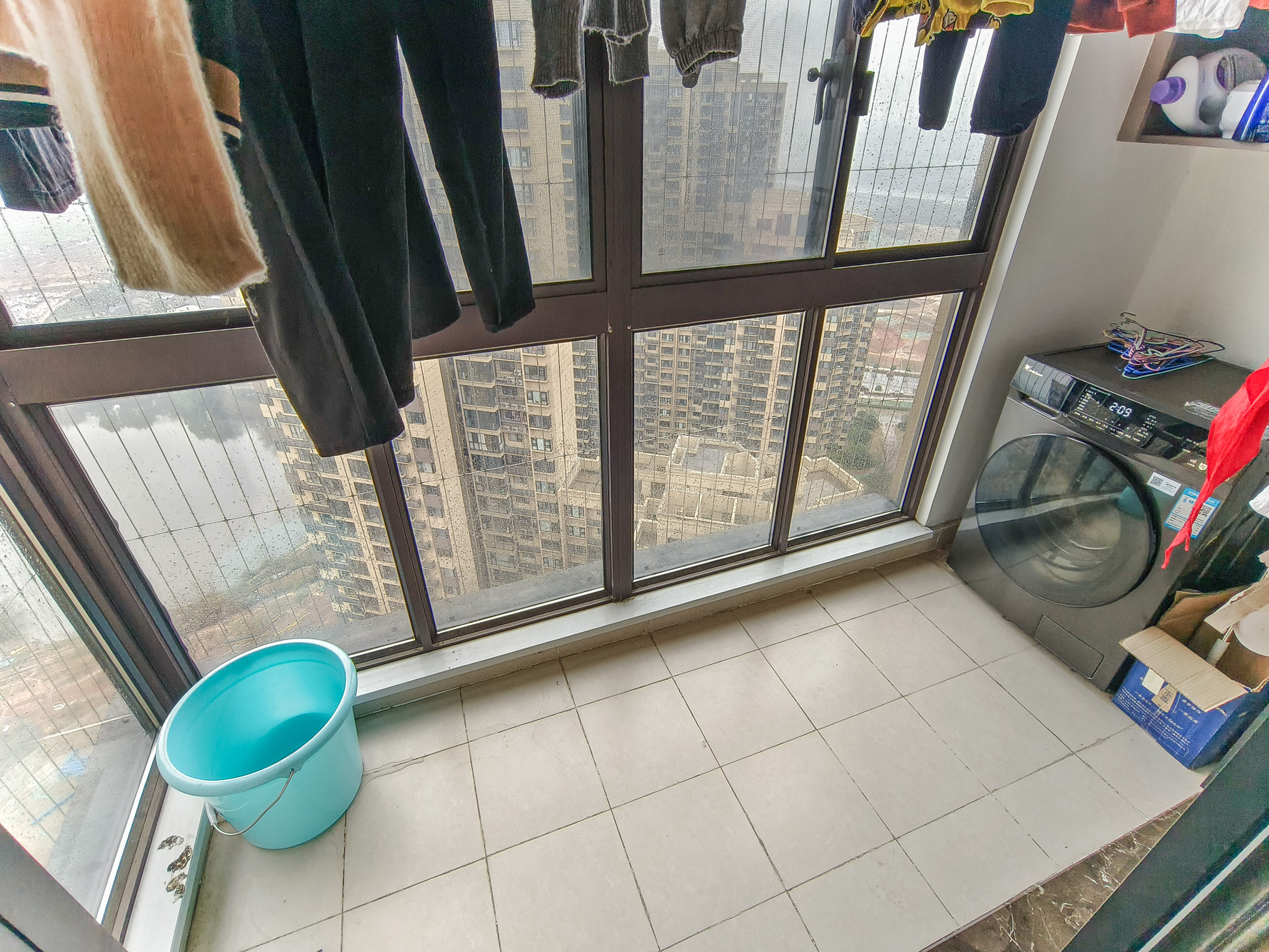 保利香槟国际  5室2厅2卫    116.0万 保利香槟国际  5室2厅2卫    116.0万阳台