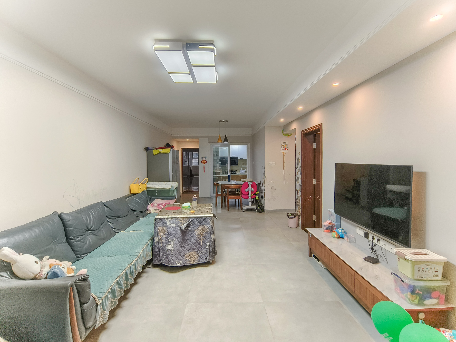 湖湘奥林匹克花园  3室2厅1卫    79.8万 湖湘奥林匹克花园  3室2厅1卫    79.8万客厅